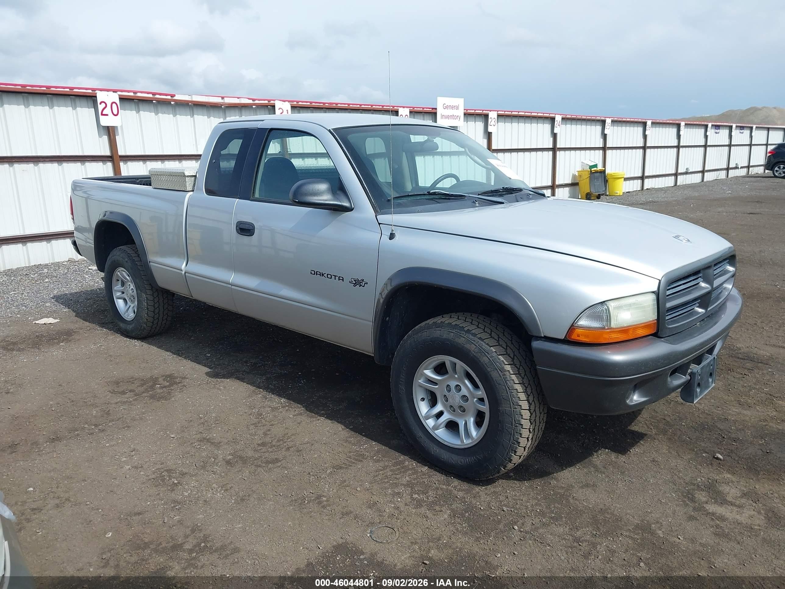 2002 Dodge Dakota   Silver vin: 1B7GG12XX2S600655