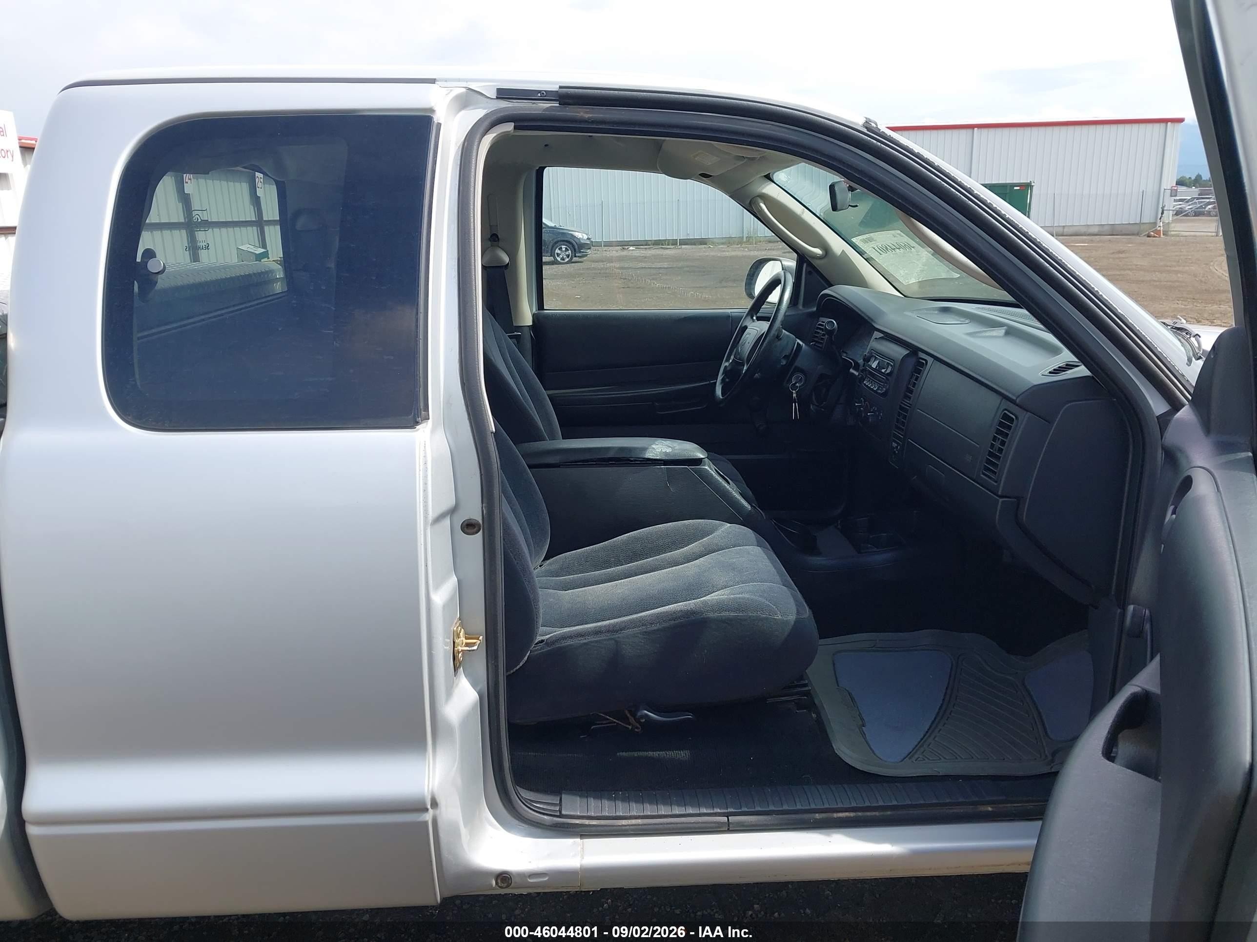 2002 Dodge Dakota   Silver vin: 1B7GG12XX2S600655