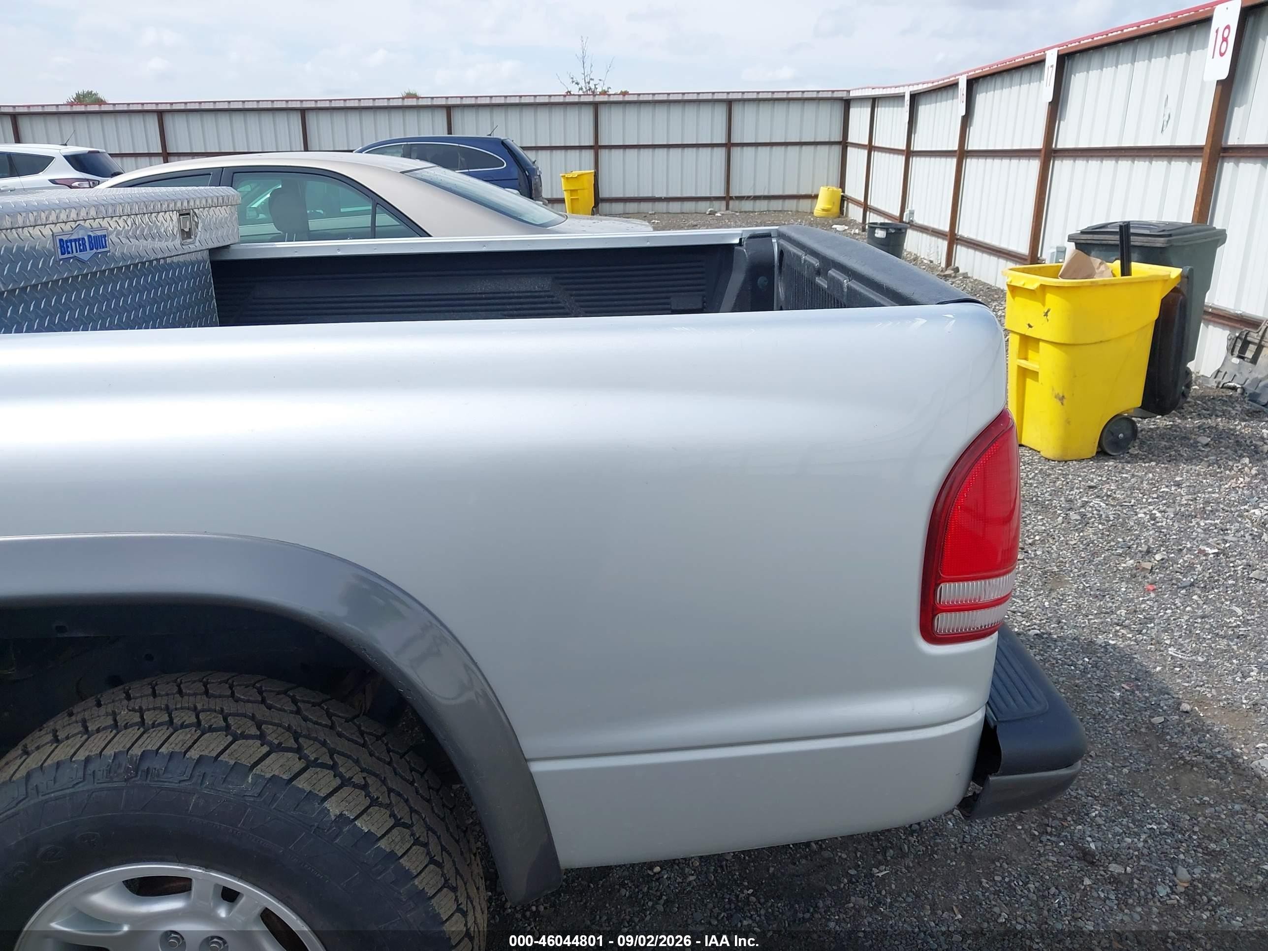 2002 Dodge Dakota   Silver vin: 1B7GG12XX2S600655