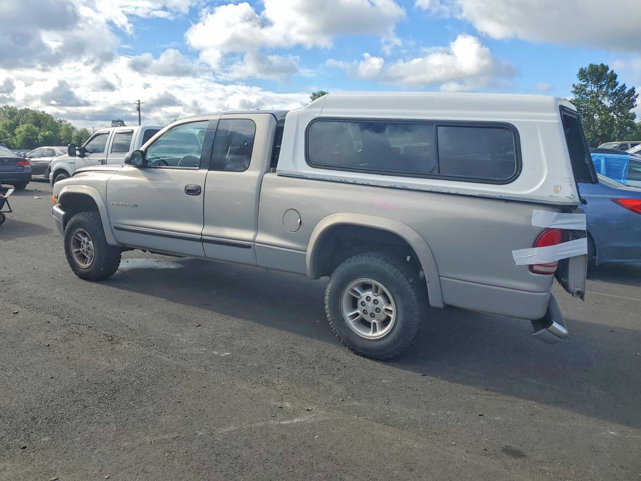 1999 Dodge Dakota Silver vin: 1B7GG22X1XS225770