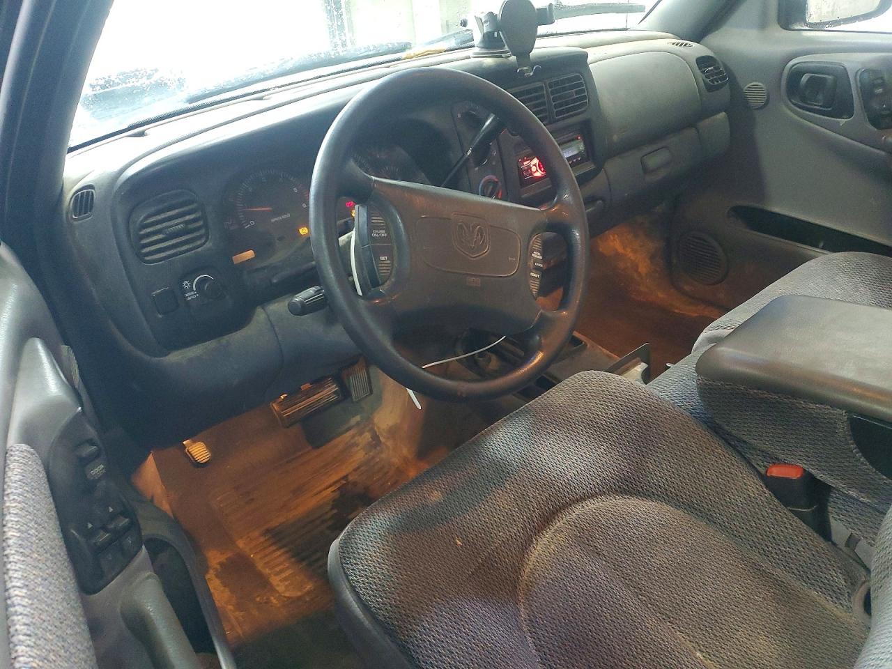 1998 Dodge Dakota White vin: 1B7GG22XXWS620321