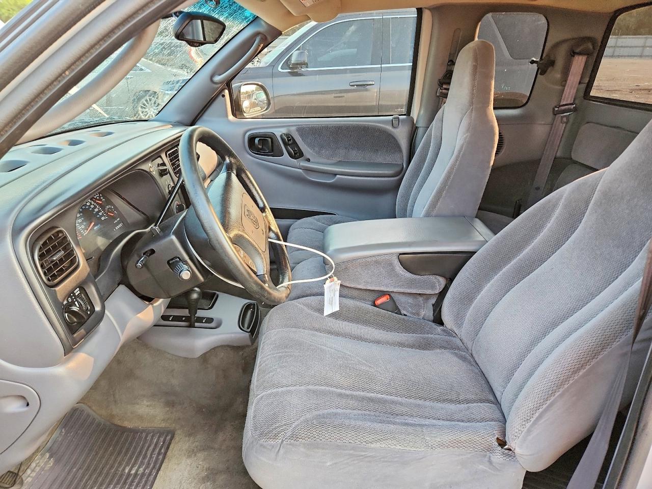 2000 Dodge Dakota Серебряный vin: 1B7GG22XXYS530167