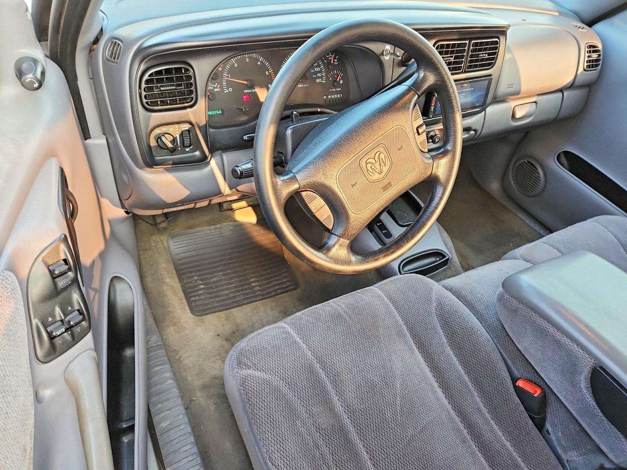 2000 Dodge Dakota Серебряный vin: 1B7GG22XXYS530167