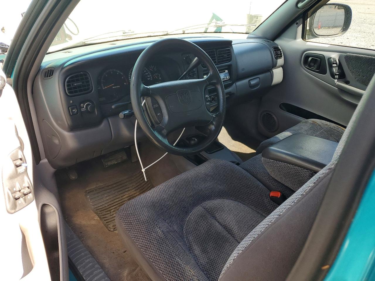 1998 Dodge Dakota Turquoise vin: 1B7GG22Y8WS658056