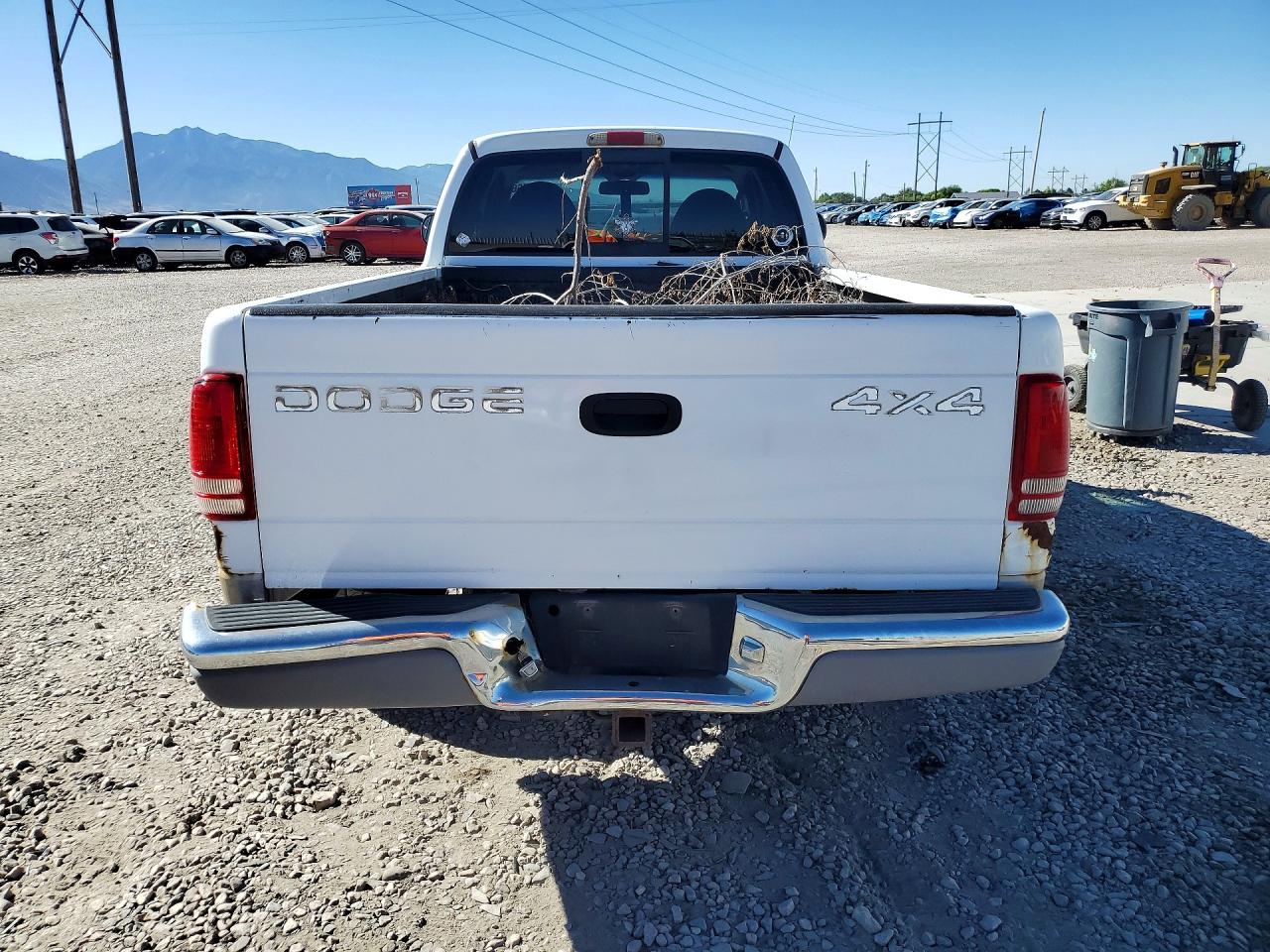 1998 Dodge Dakota White vin: 1B7GG22YXWS744095