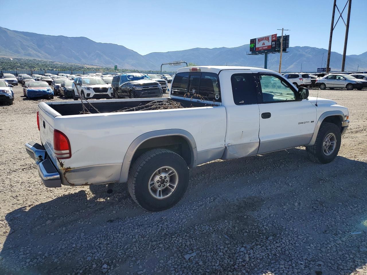 1998 Dodge Dakota White vin: 1B7GG22YXWS744095