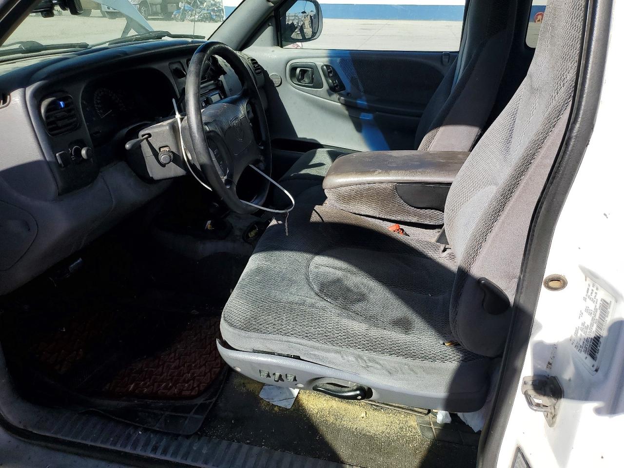 1998 Dodge Dakota White vin: 1B7GG22YXWS744095
