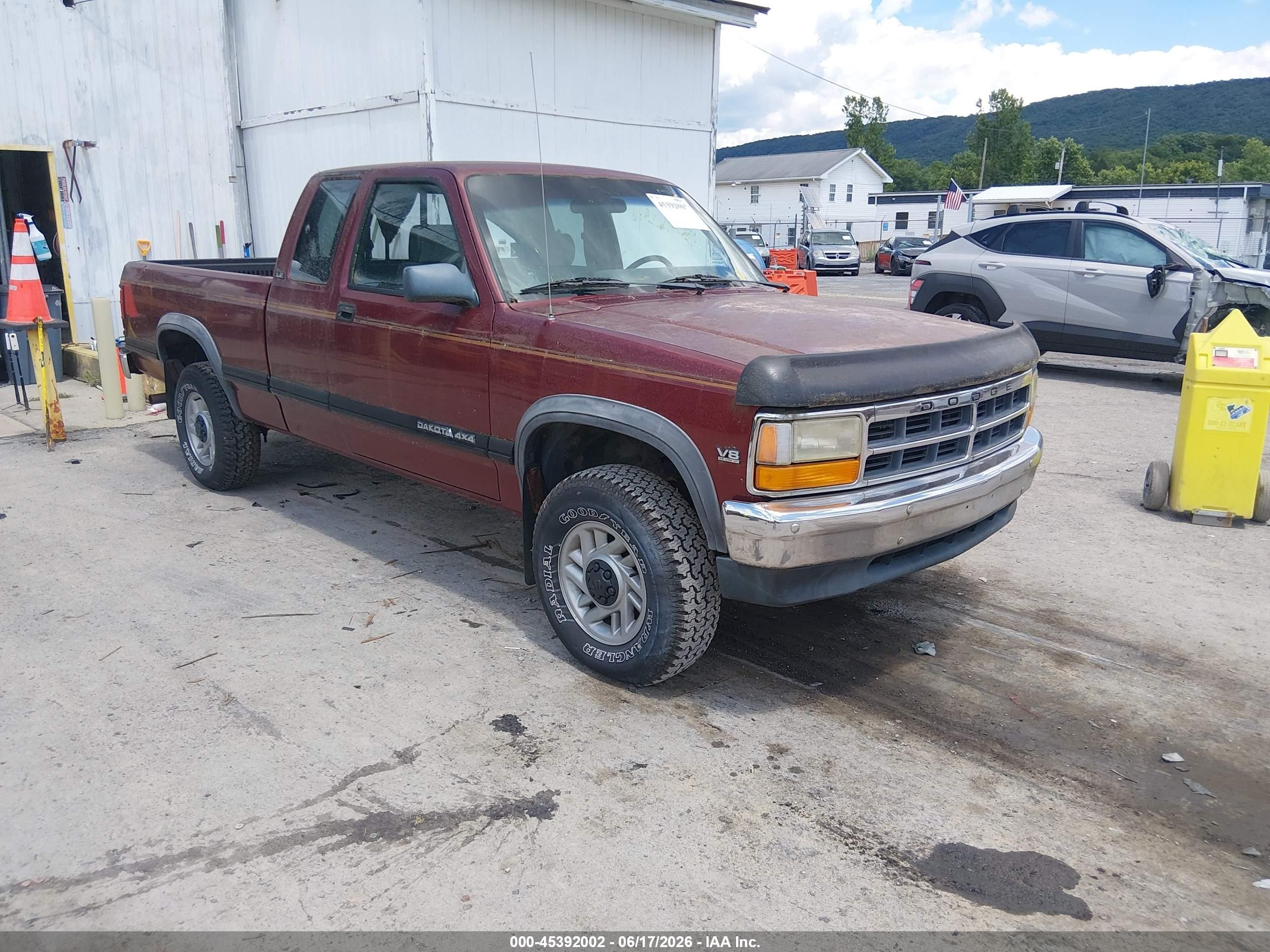 1993 Dodge Dakota   Burgundy vin: 1B7GG23Y0PS290570