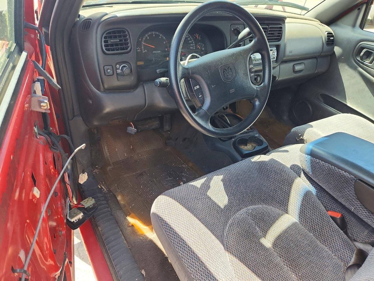 1997 Dodge Dakota Red vin: 1B7GG23Y5VS253267