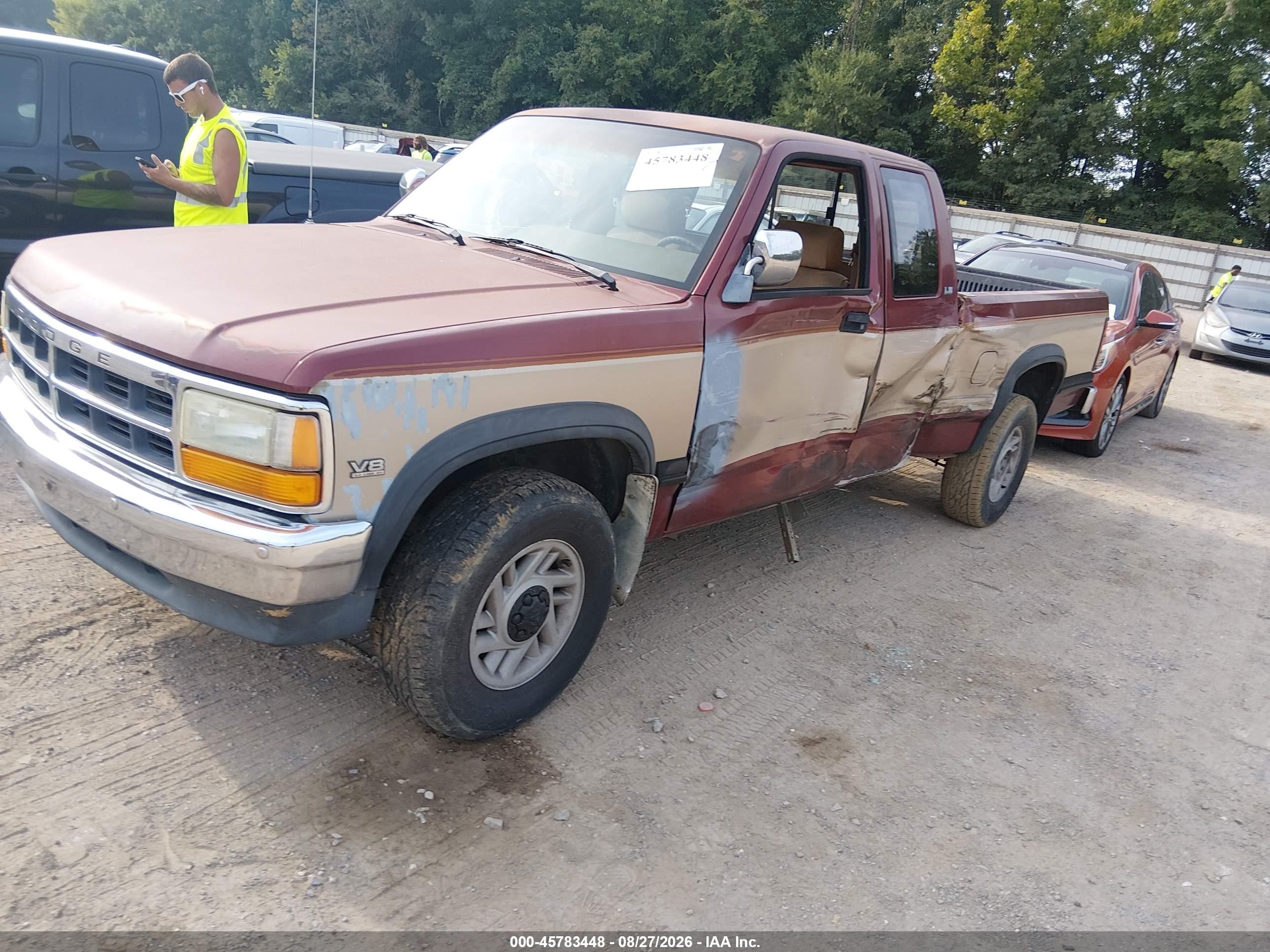 1992 Dodge Dakota   Red vin: 1B7GG23Y8NS567950