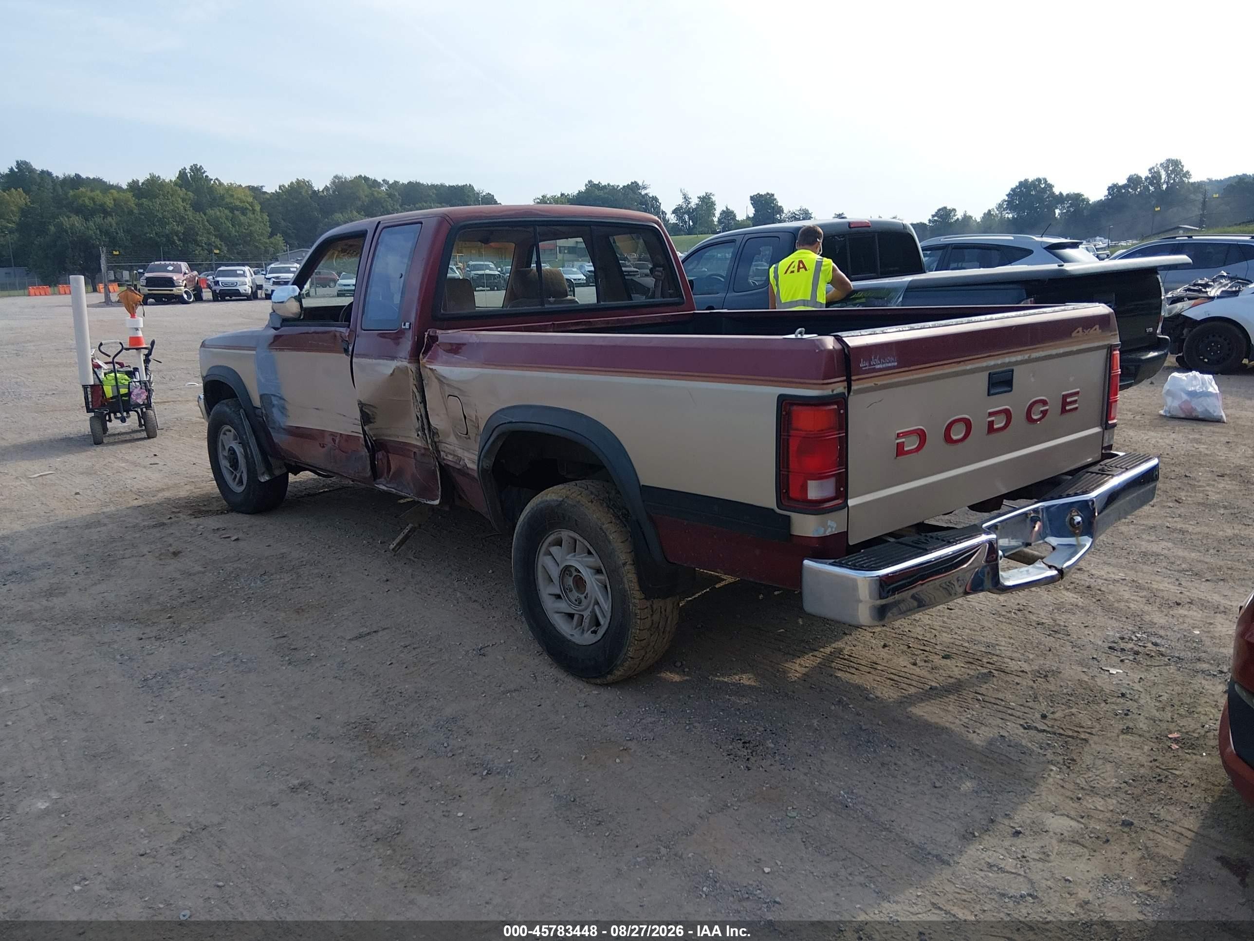 1992 Dodge Dakota   Red vin: 1B7GG23Y8NS567950