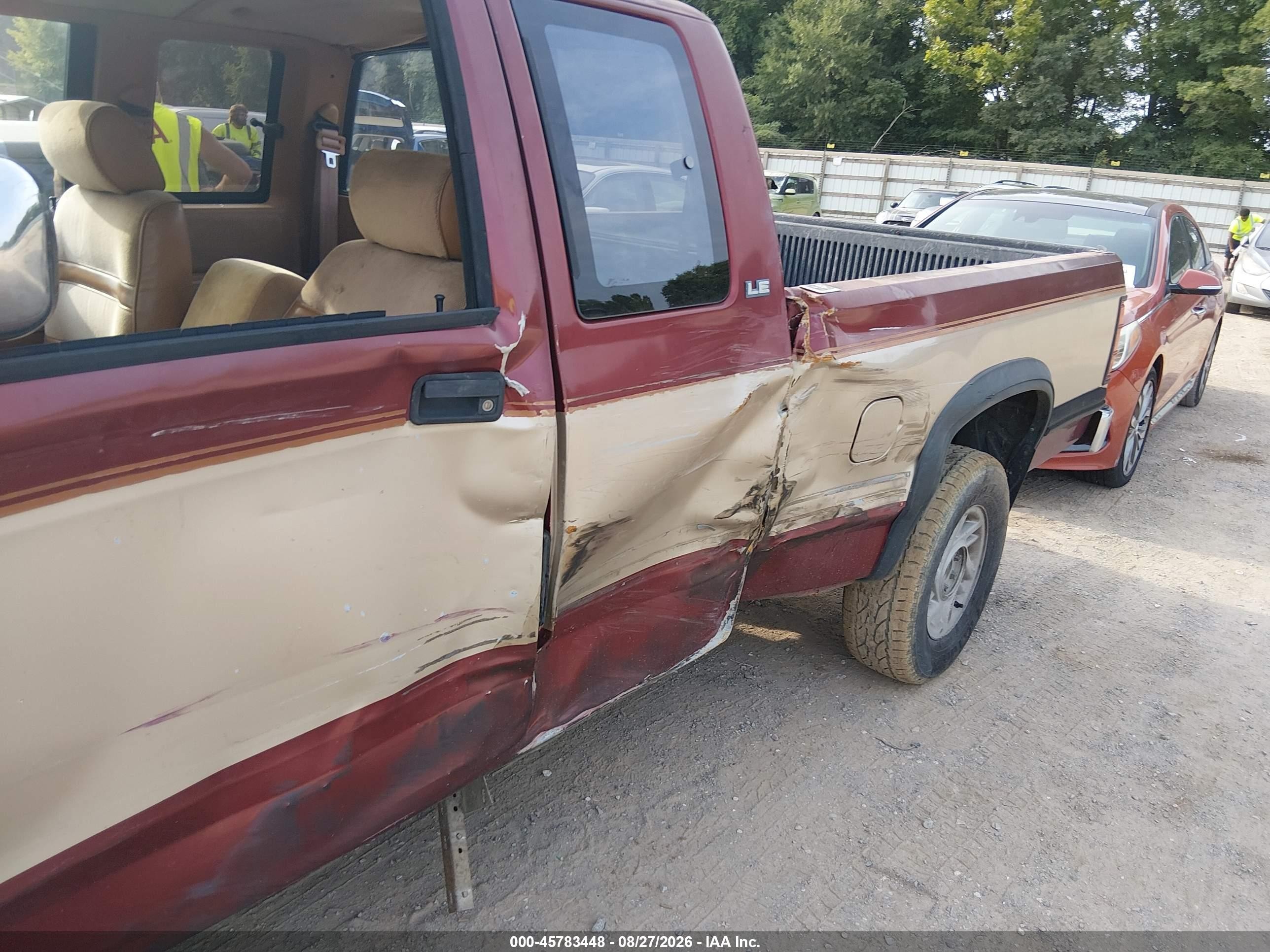 1992 Dodge Dakota   Red vin: 1B7GG23Y8NS567950