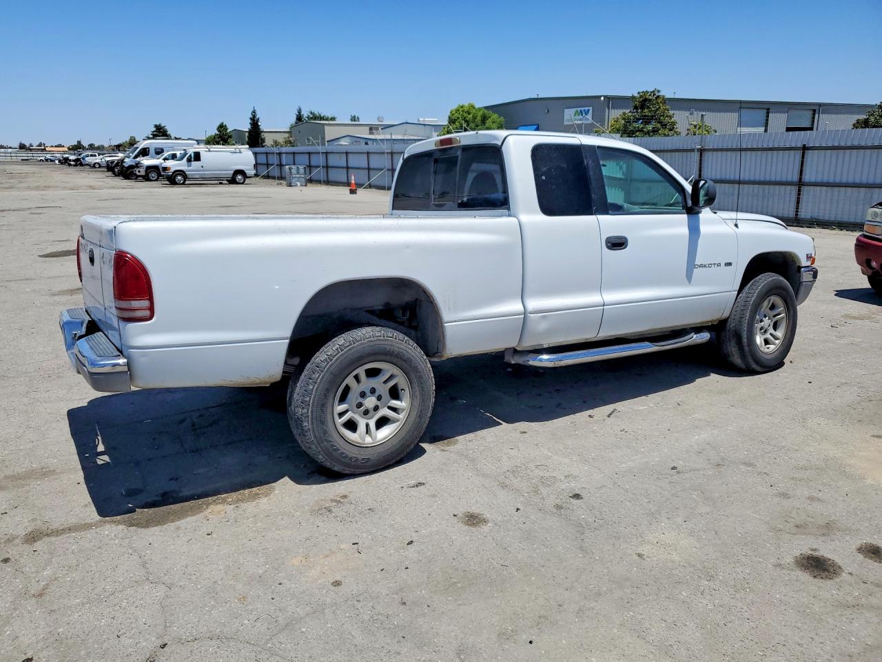 1997 Dodge Club Cab White vin: 1B7GG23YXVS264703