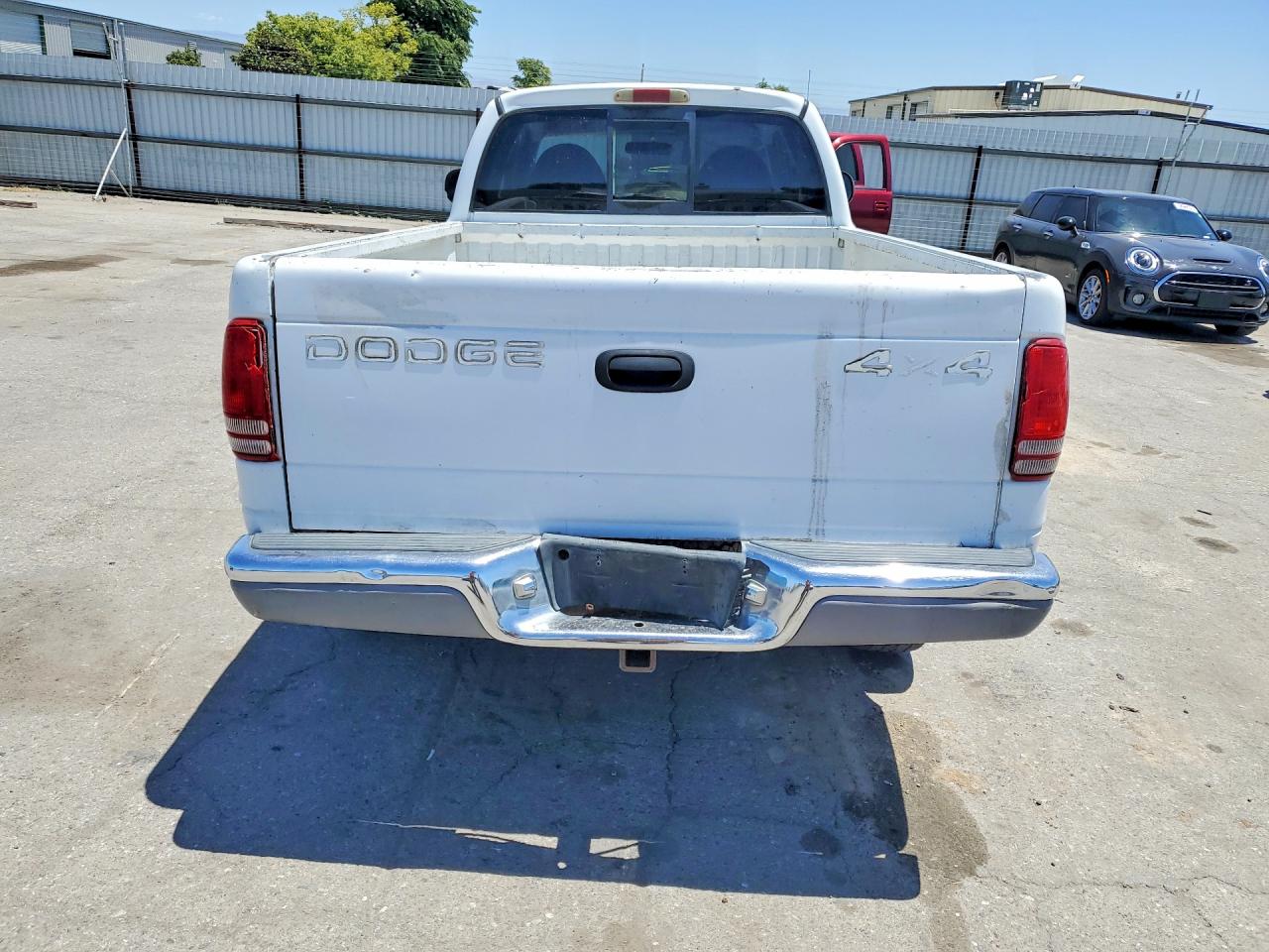 1997 Dodge Club Cab White vin: 1B7GG23YXVS264703