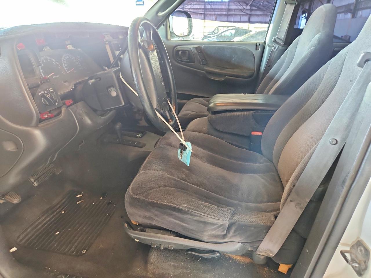 2000 Dodge Dakota Quad White vin: 1B7GG2AN9YS641664