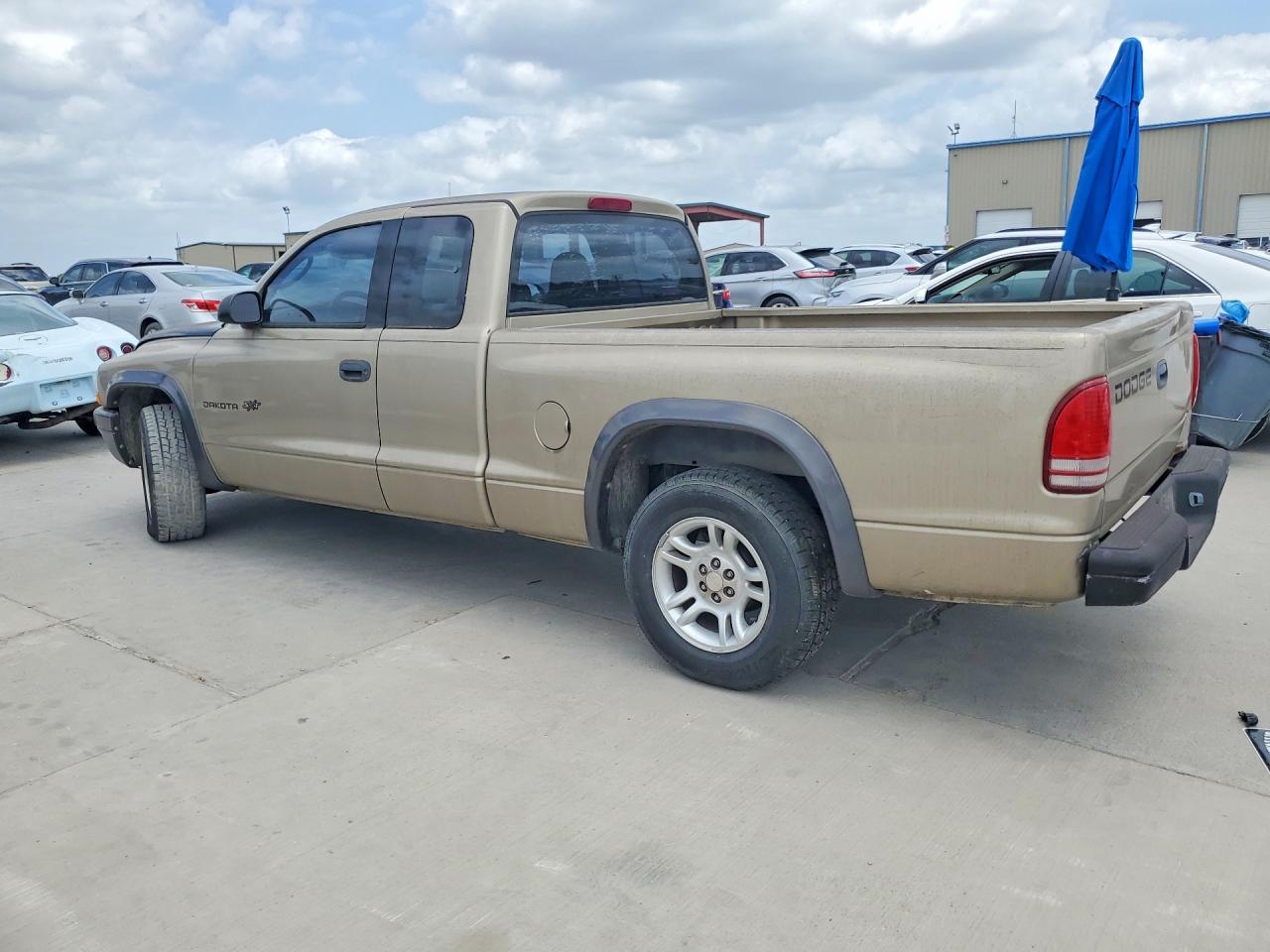 2002 Dodge Dakota Base Gold vin: 1B7GL12X02S718483