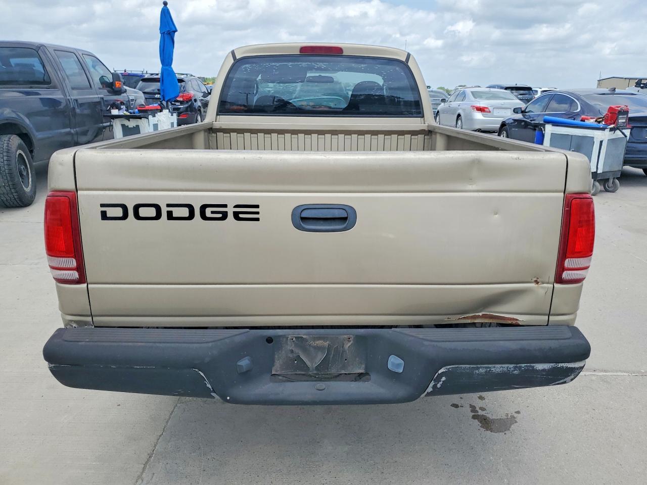 2002 Dodge Dakota Base Gold vin: 1B7GL12X02S718483
