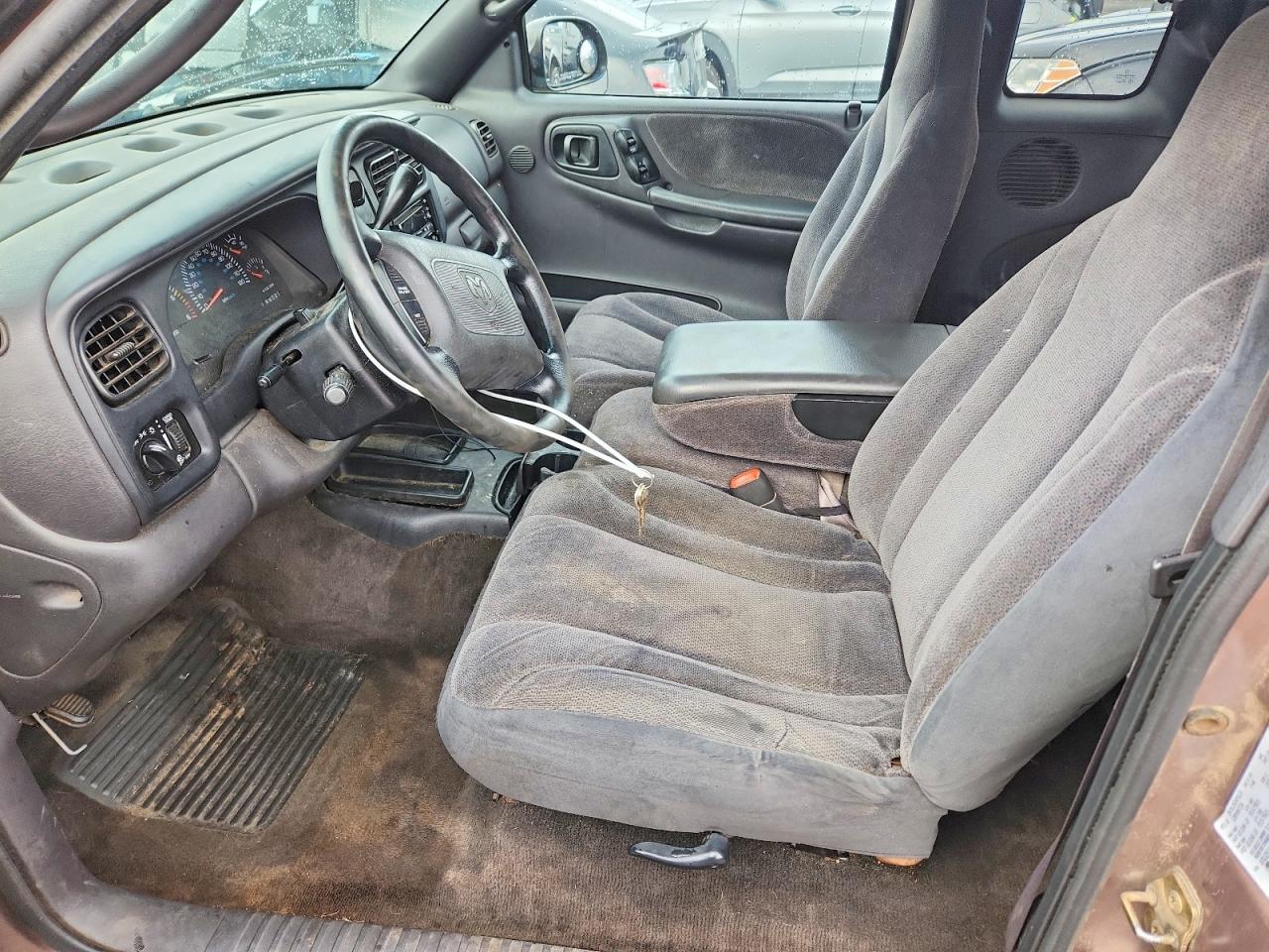 2000 Dodge Dakota Beige vin: 1B7GL22X1YS703361