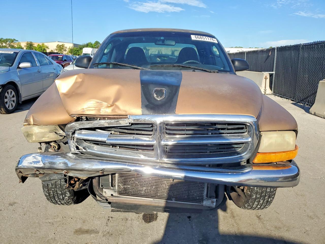 2000 Dodge Dakota Gold vin: 1B7GL22X5YS674706