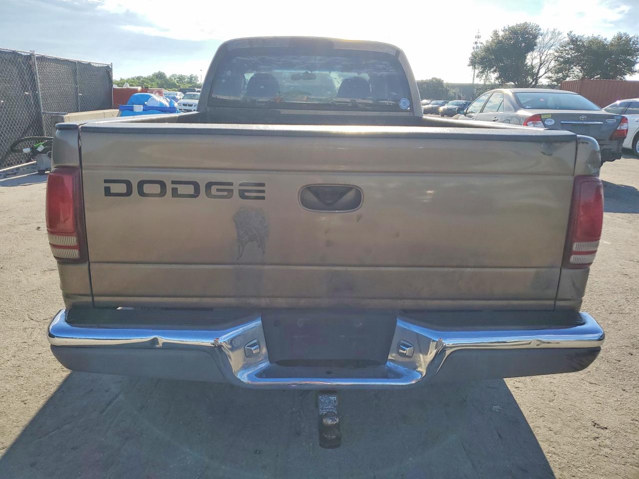 2000 Dodge Dakota Gold vin: 1B7GL22X5YS674706