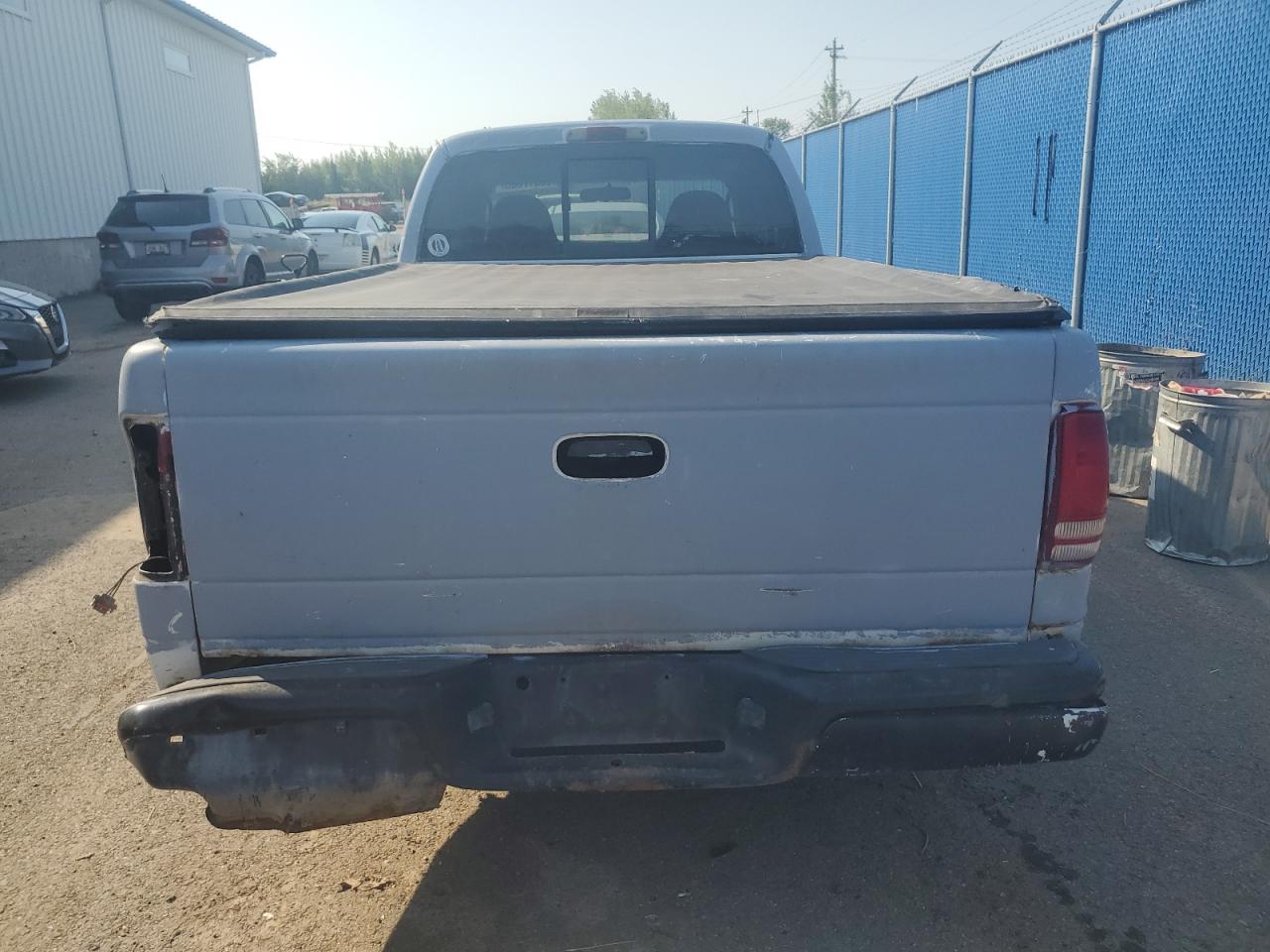 2000 Dodge Dakota Серый vin: 1B7GL22X6YS667232