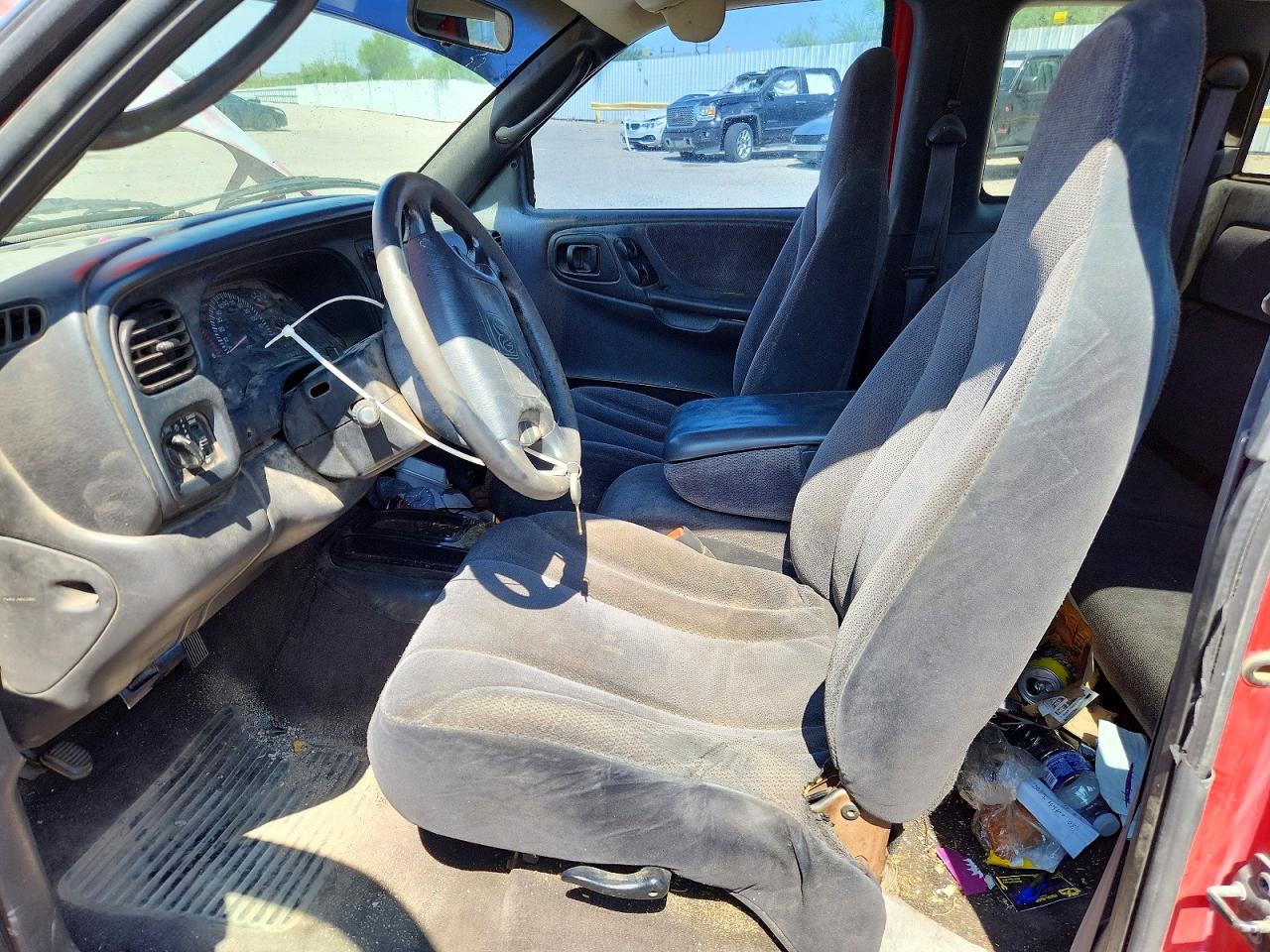 2000 Dodge Dakota Red vin: 1B7GL22X6YS667408