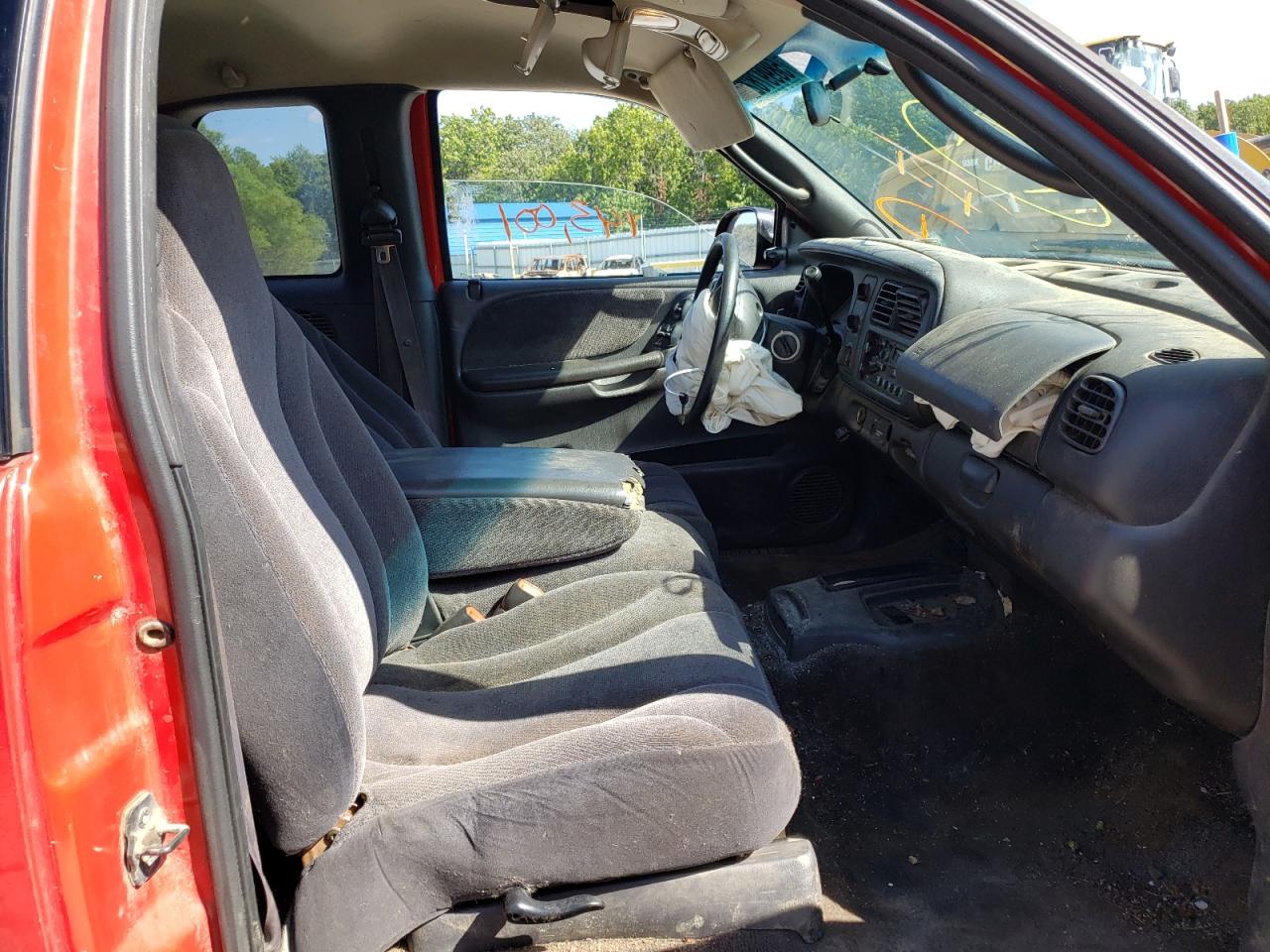 2000 Dodge Dakota  Red vin: 1B7GL22X9YS596351
