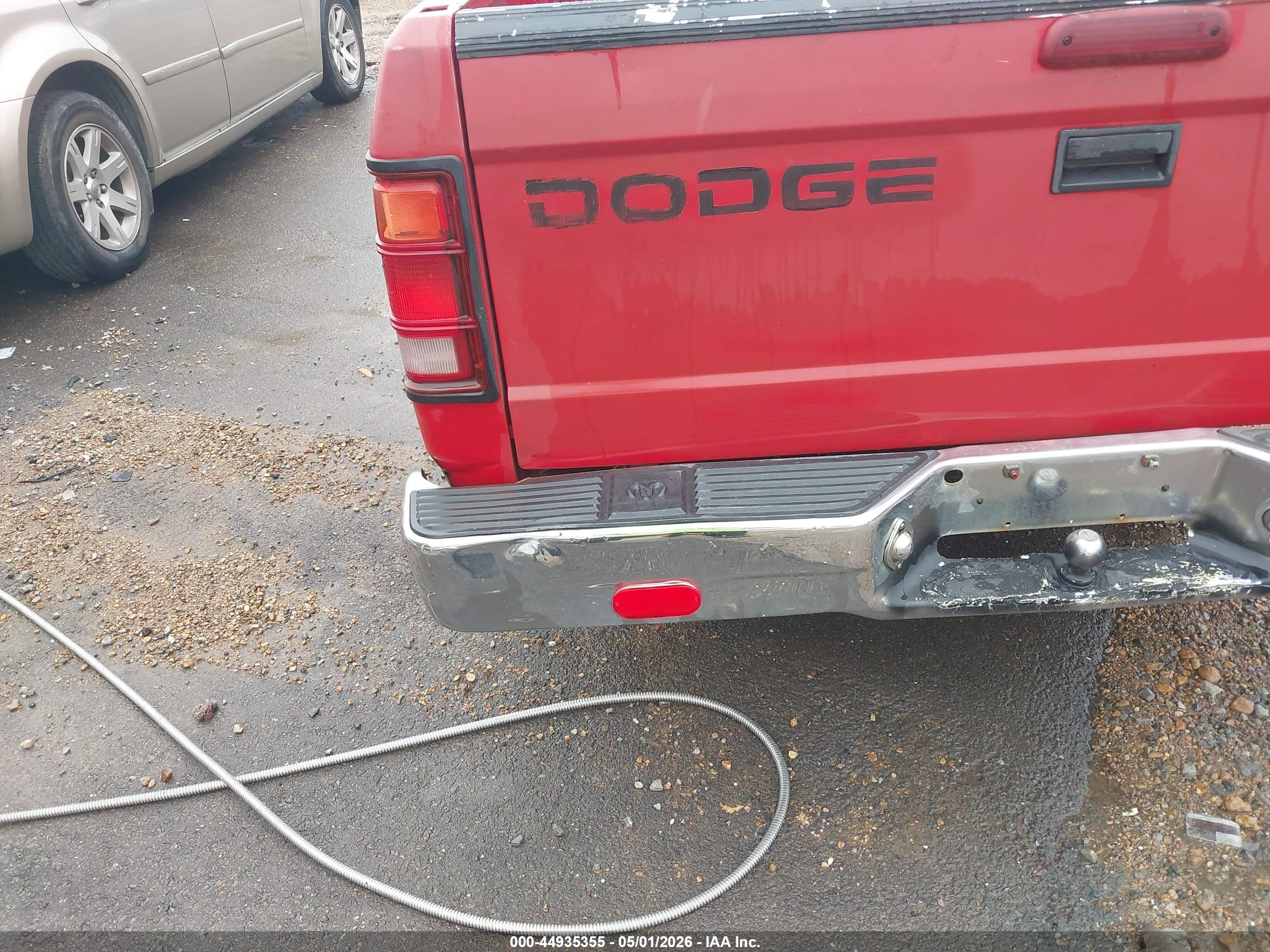 1994 Dodge Dakota   Red vin: 1B7GL23X1RW103481