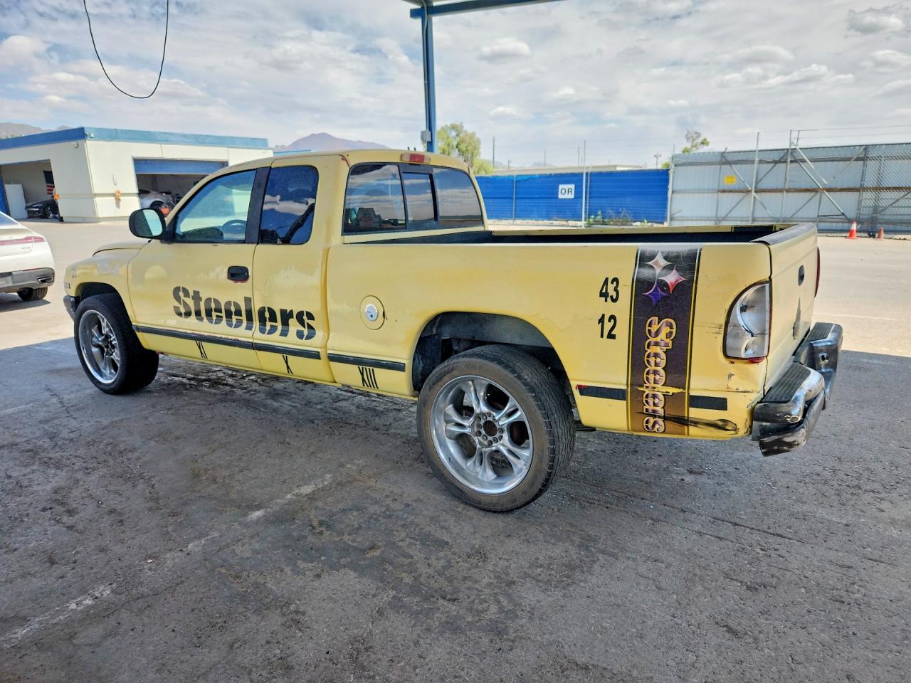 1997 Dodge Dakota Yellow vin: 1B7GL23X5VS108734