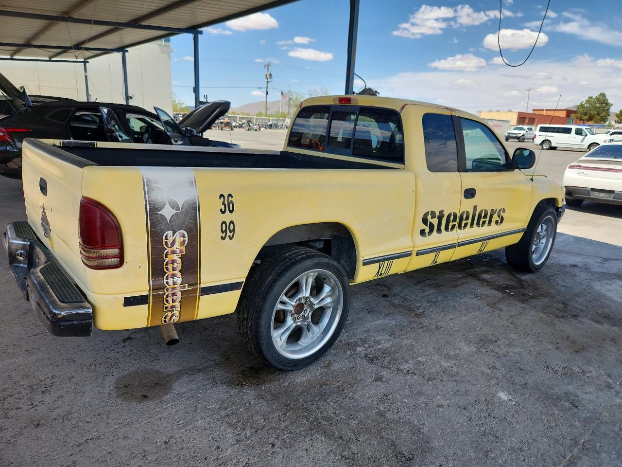 1997 Dodge Dakota Yellow vin: 1B7GL23X5VS108734