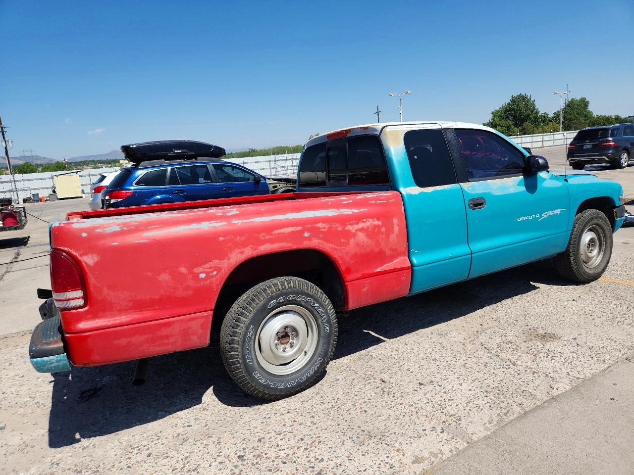 1997 Dodge Dakota Two Tone vin: 1B7GL23XXVS151045