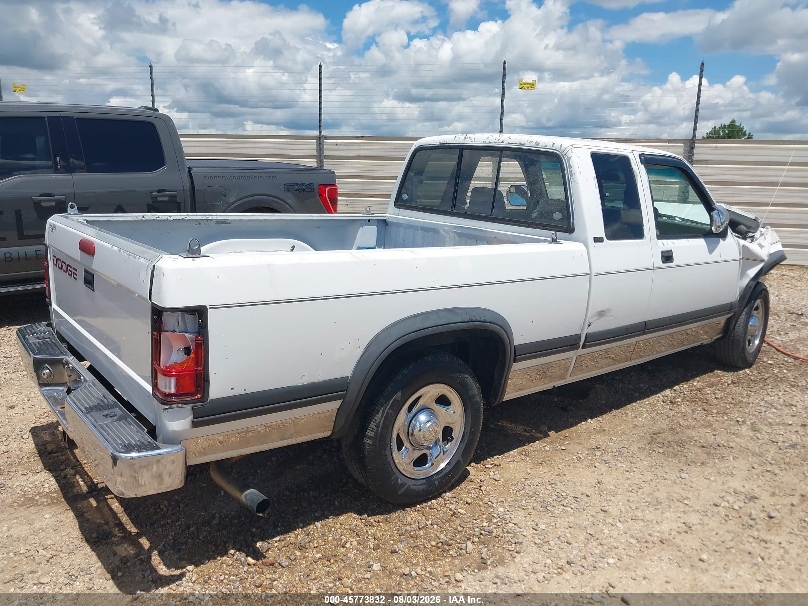 1996 Dodge Dakota   White vin: 1B7GL23Y4TS630597