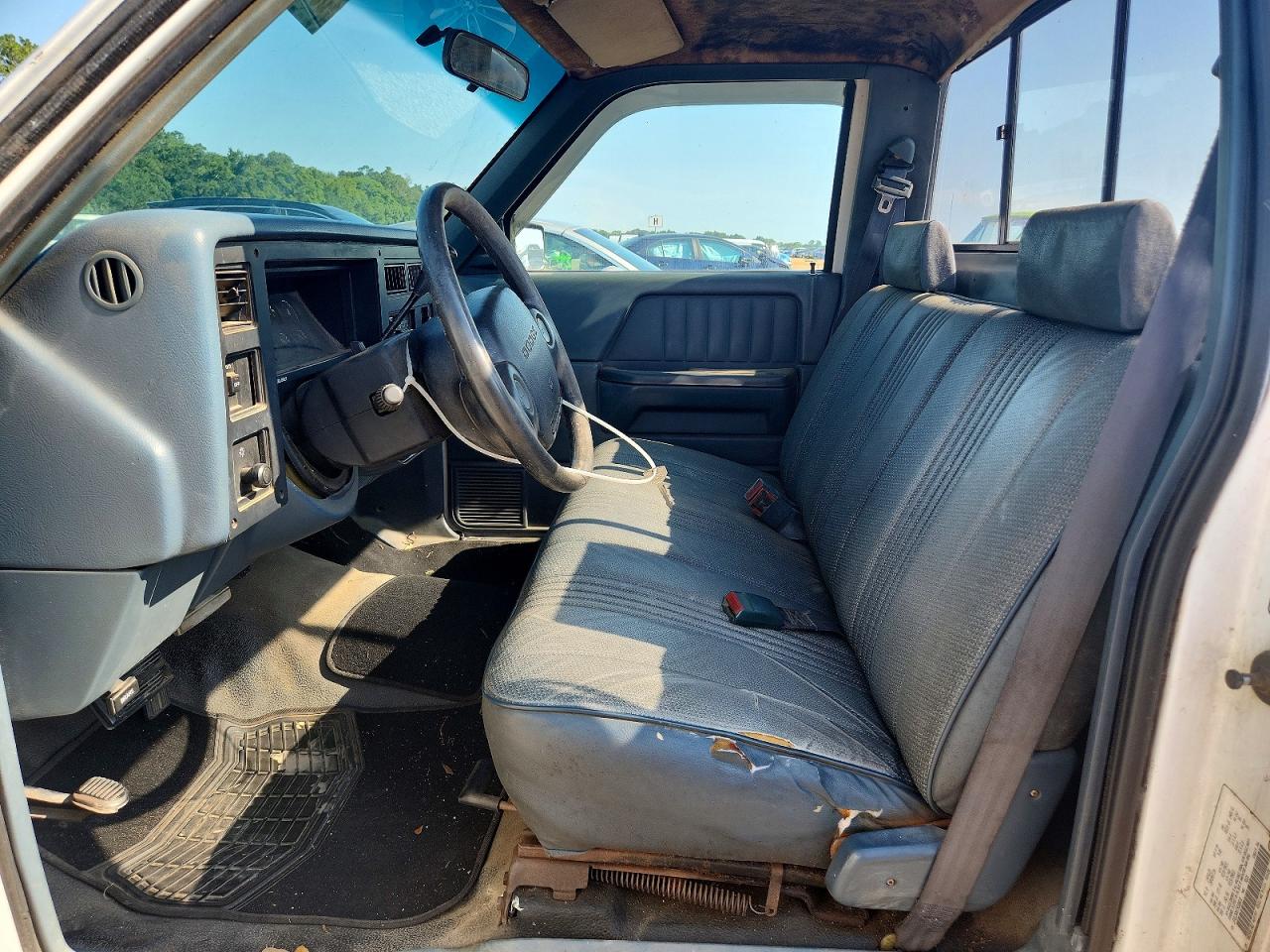 1996 Dodge Dakota White vin: 1B7GL26X5TS536618
