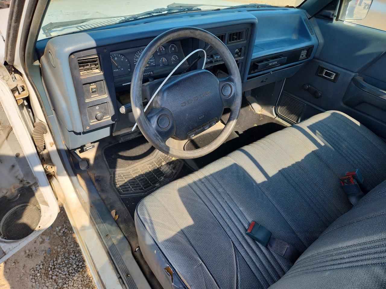 1996 Dodge Dakota White vin: 1B7GL26X5TS536618