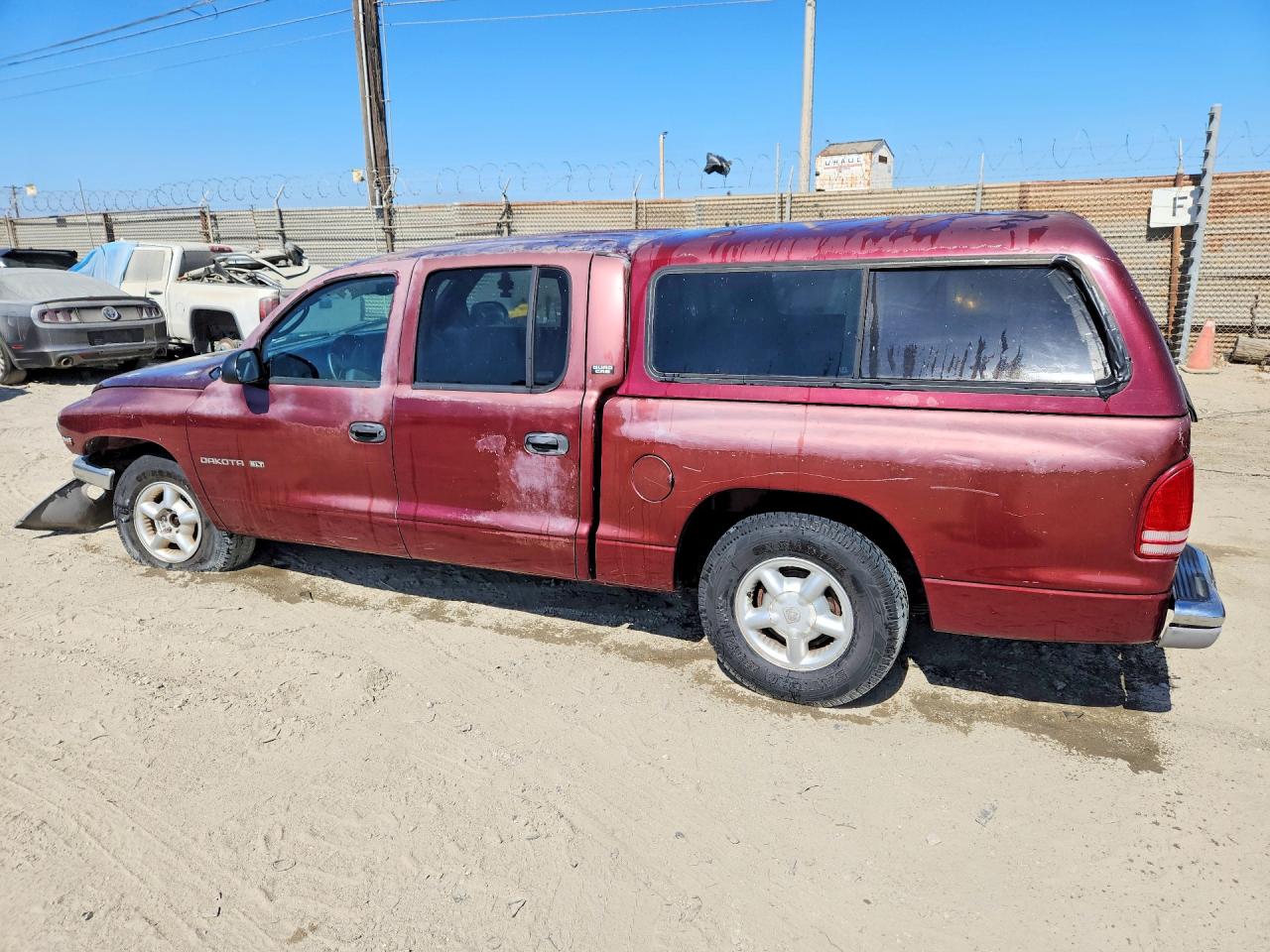 2000 Dodge Dakota Quad Burgundy vin: 1B7GL2AN7YS691359