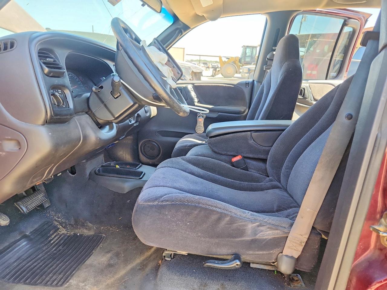2000 Dodge Dakota Quad Burgundy vin: 1B7GL2ANXYS744328