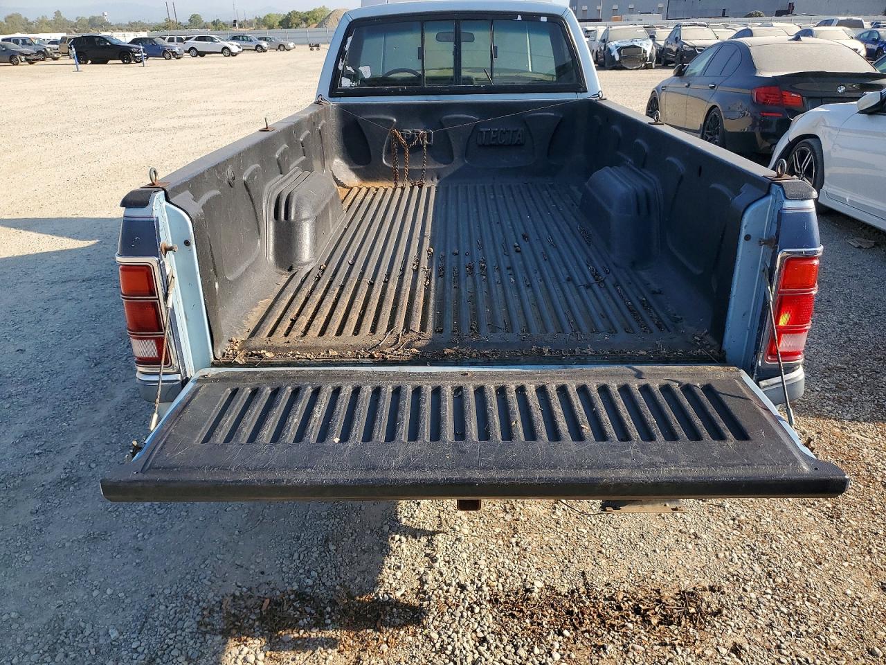 1987 Dodge Dakota Blue vin: 1B7GR14M6HS473750