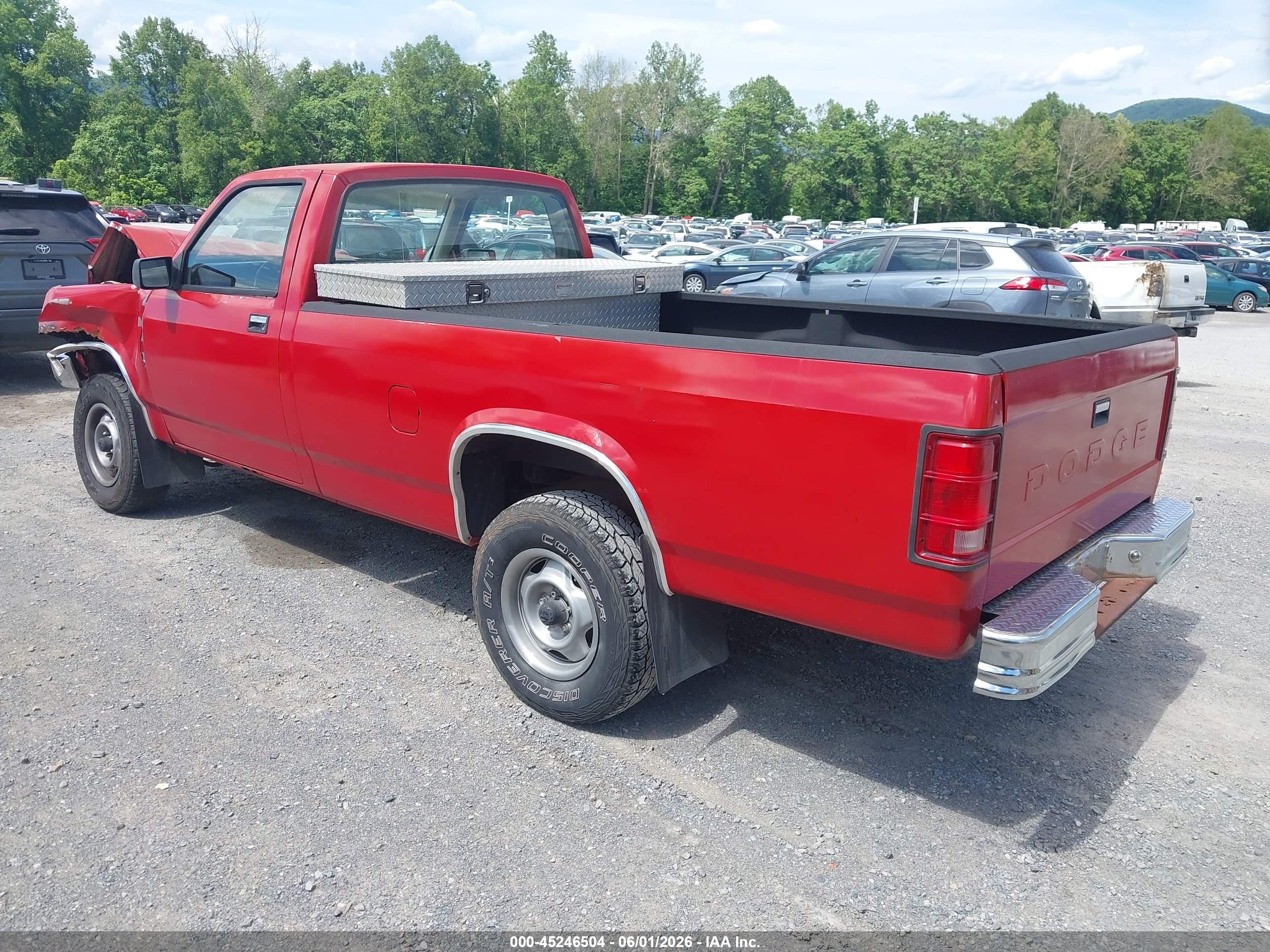 1988 Dodge Dakota   Red vin: 1B7GR14X8JS608887