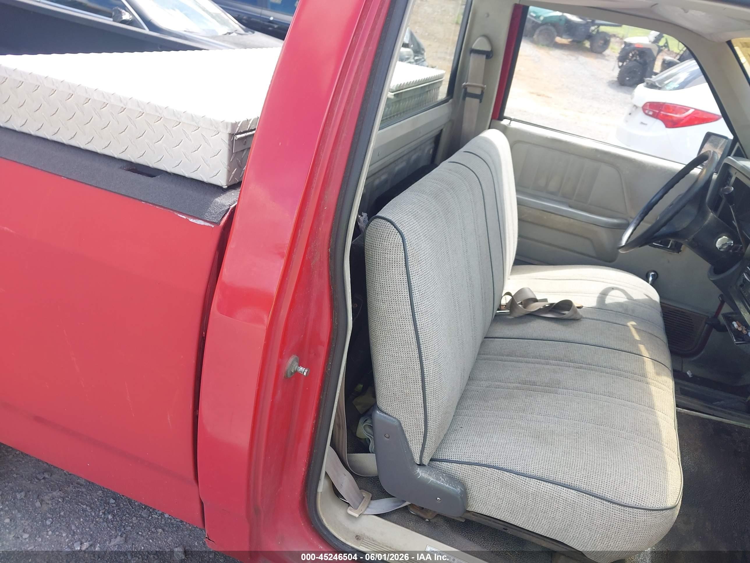 1988 Dodge Dakota   Red vin: 1B7GR14X8JS608887