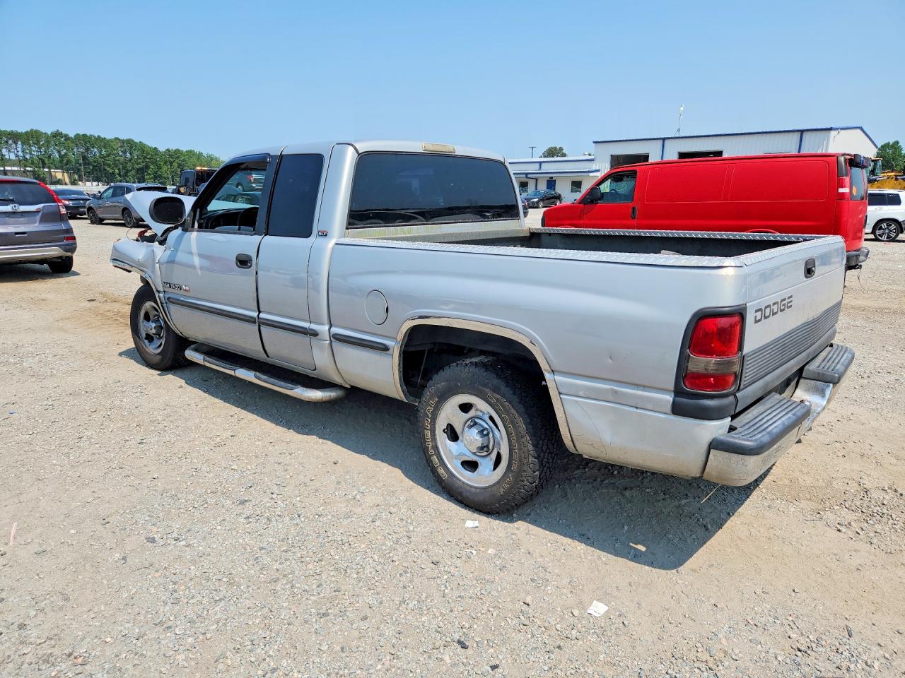 1998 Dodge Ram 1500 Серебряный vin: 1B7HC13Y0WJ204155