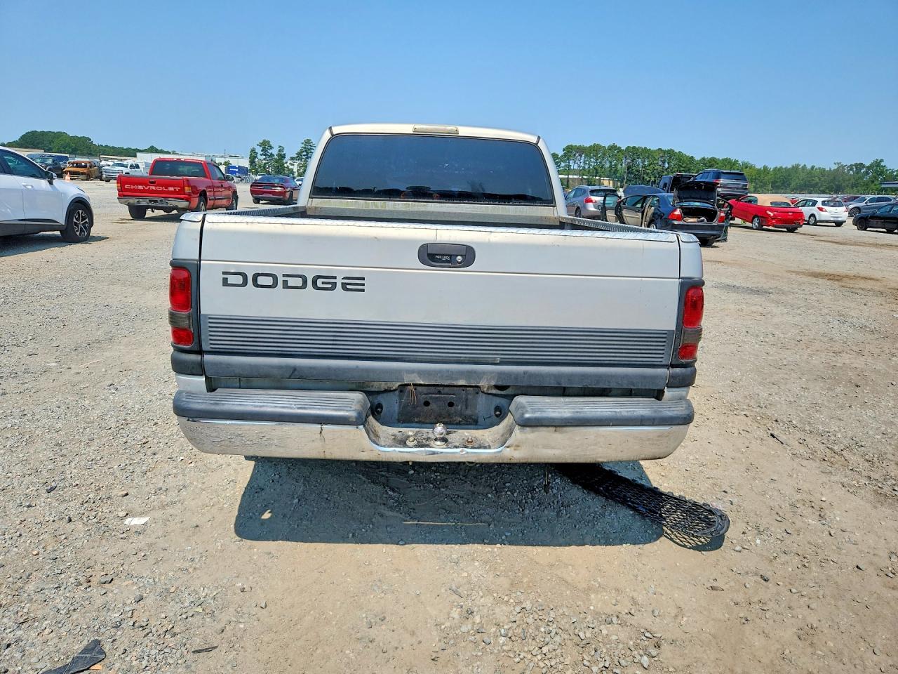 1998 Dodge Ram 1500 Серебряный vin: 1B7HC13Y0WJ204155