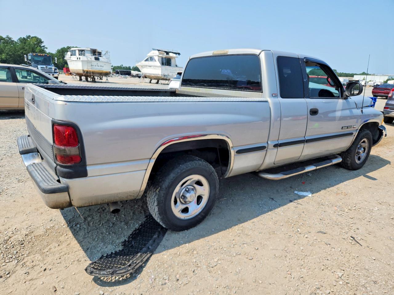 1998 Dodge Ram 1500 Серебряный vin: 1B7HC13Y0WJ204155