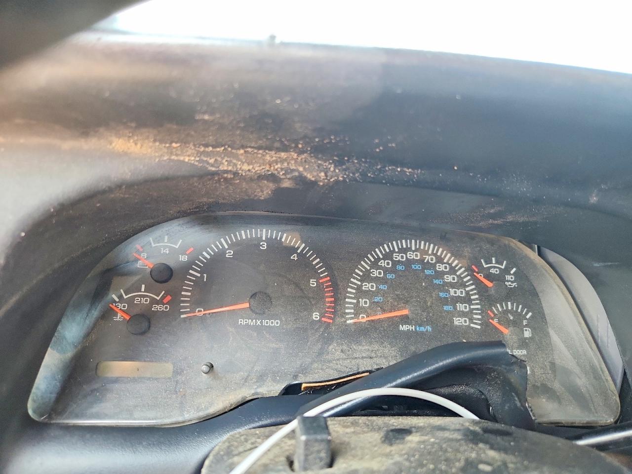 1998 Dodge Ram 1500 Серебряный vin: 1B7HC13Y0WJ204155