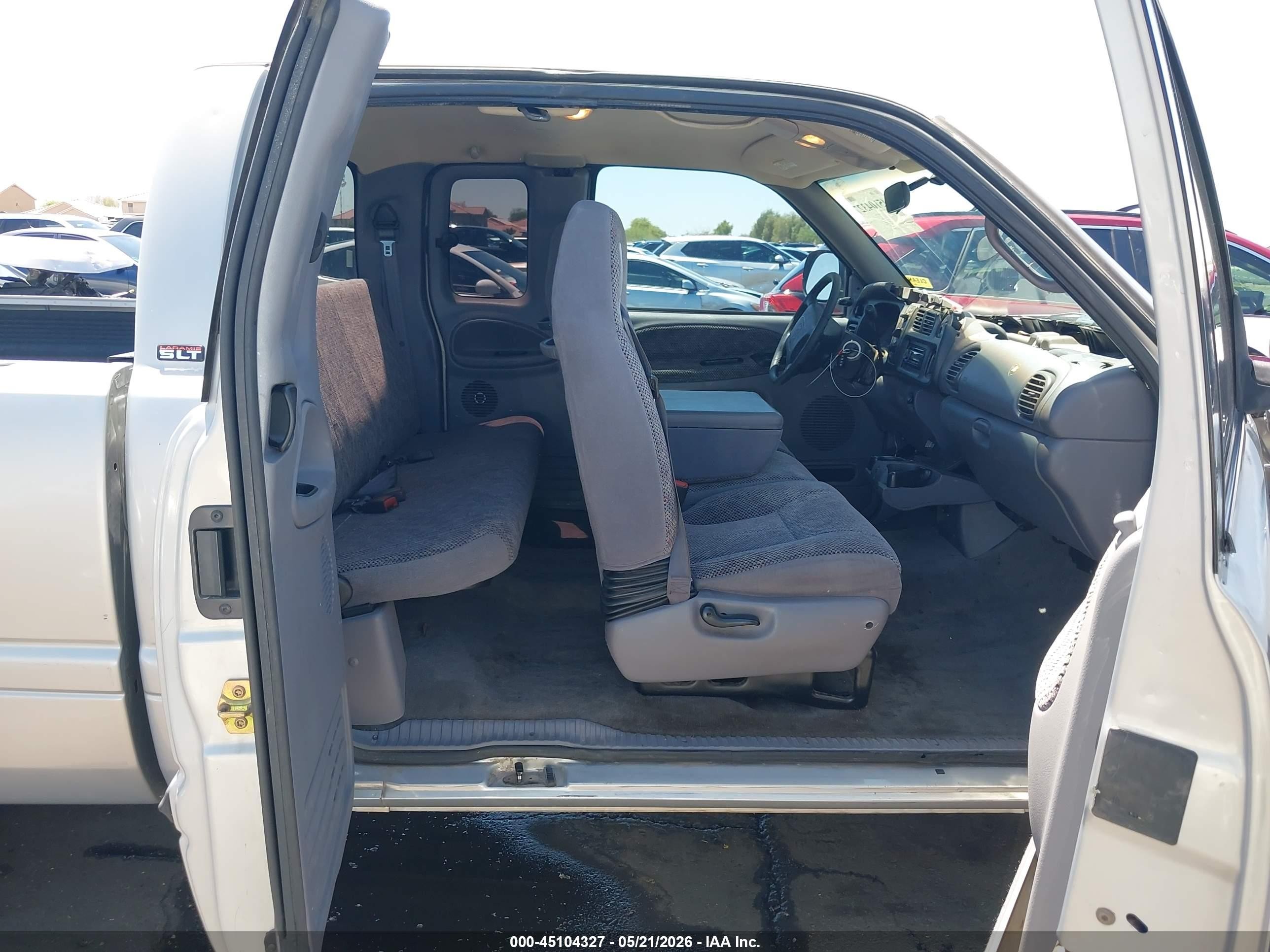2001 Dodge Ram 1500 St Серебряный vin: 1B7HC13Y11J229347