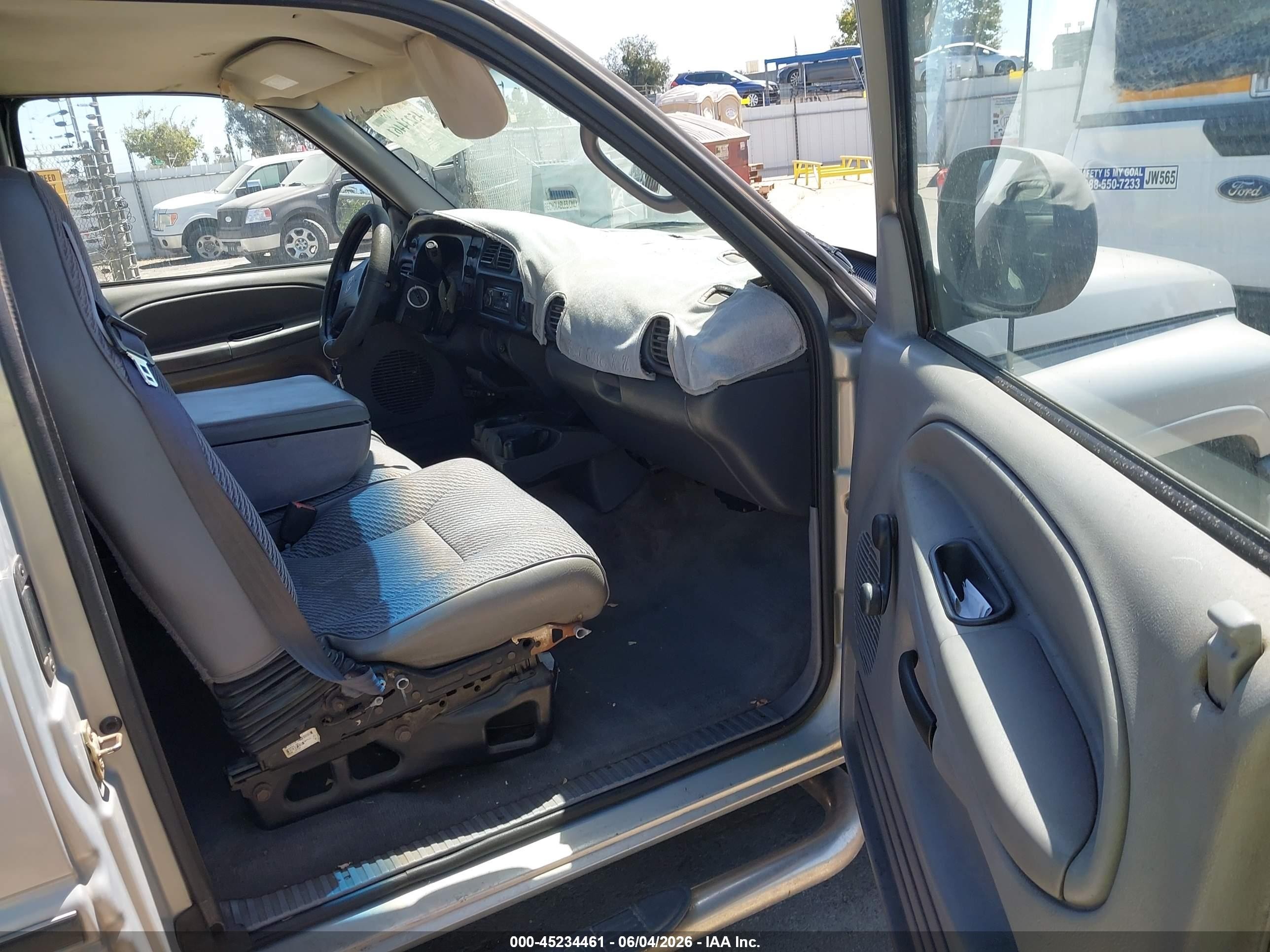1998 Dodge Ram 1500 St Серебряный vin: 1B7HC13Y1WJ198303