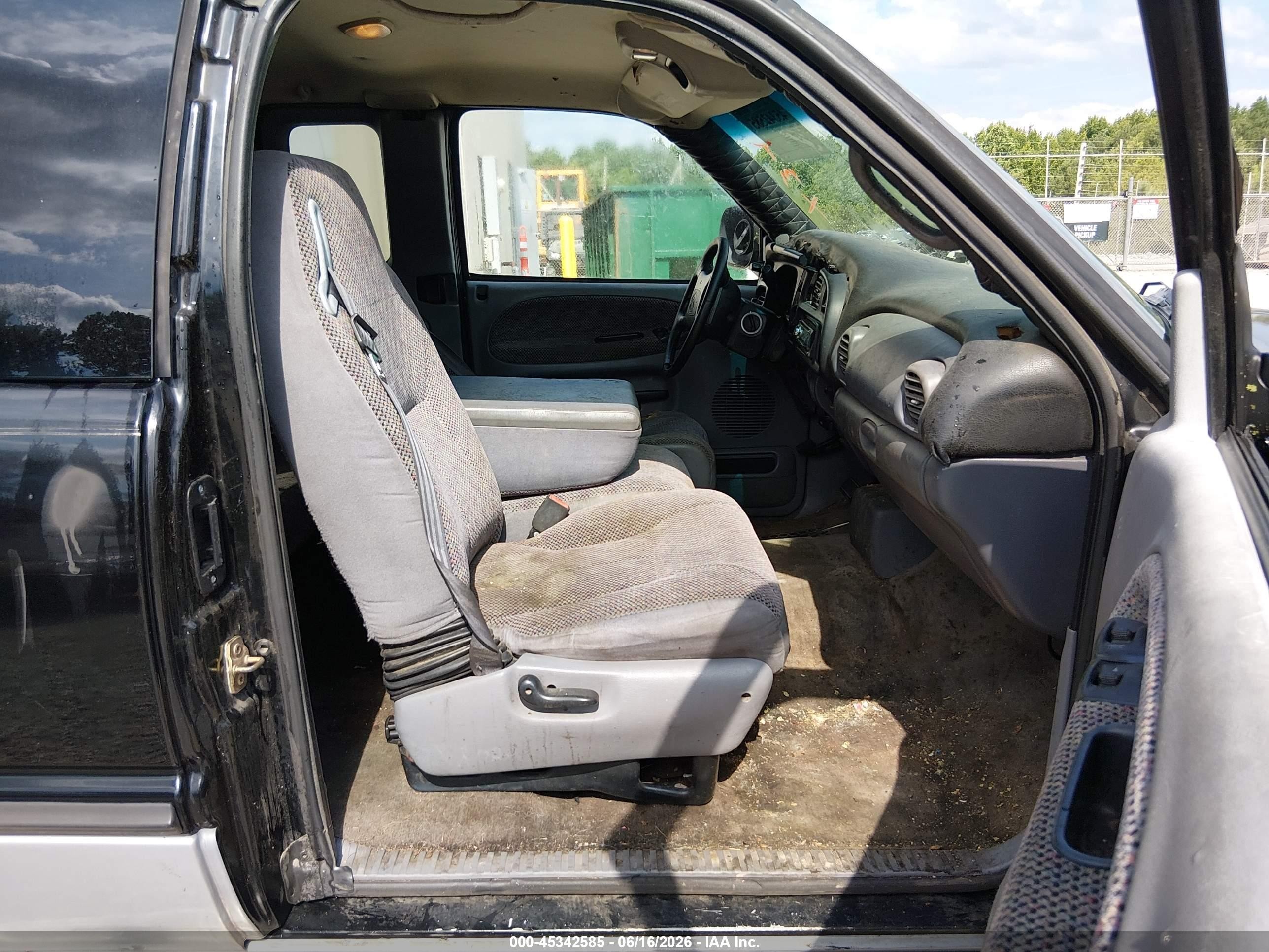 1998 Dodge Ram 1500 St Черный vin: 1B7HC13Y3WJ234279