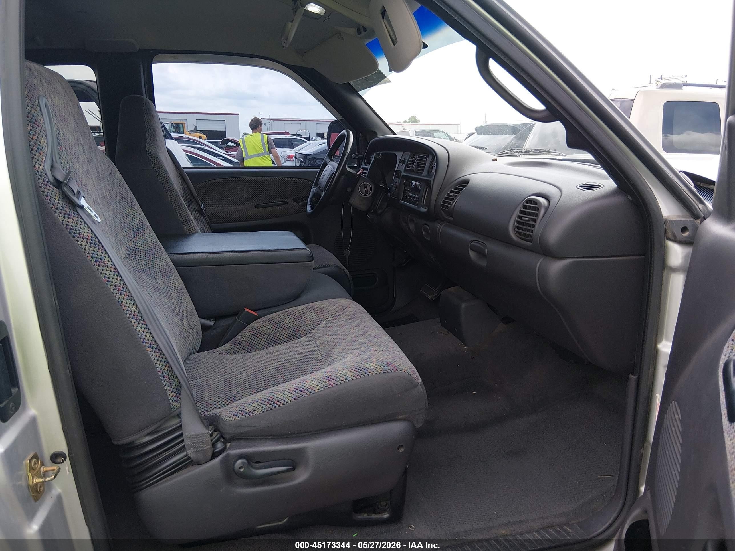 2001 Dodge Ram 1500 St Silver vin: 1B7HC13Y41J606091