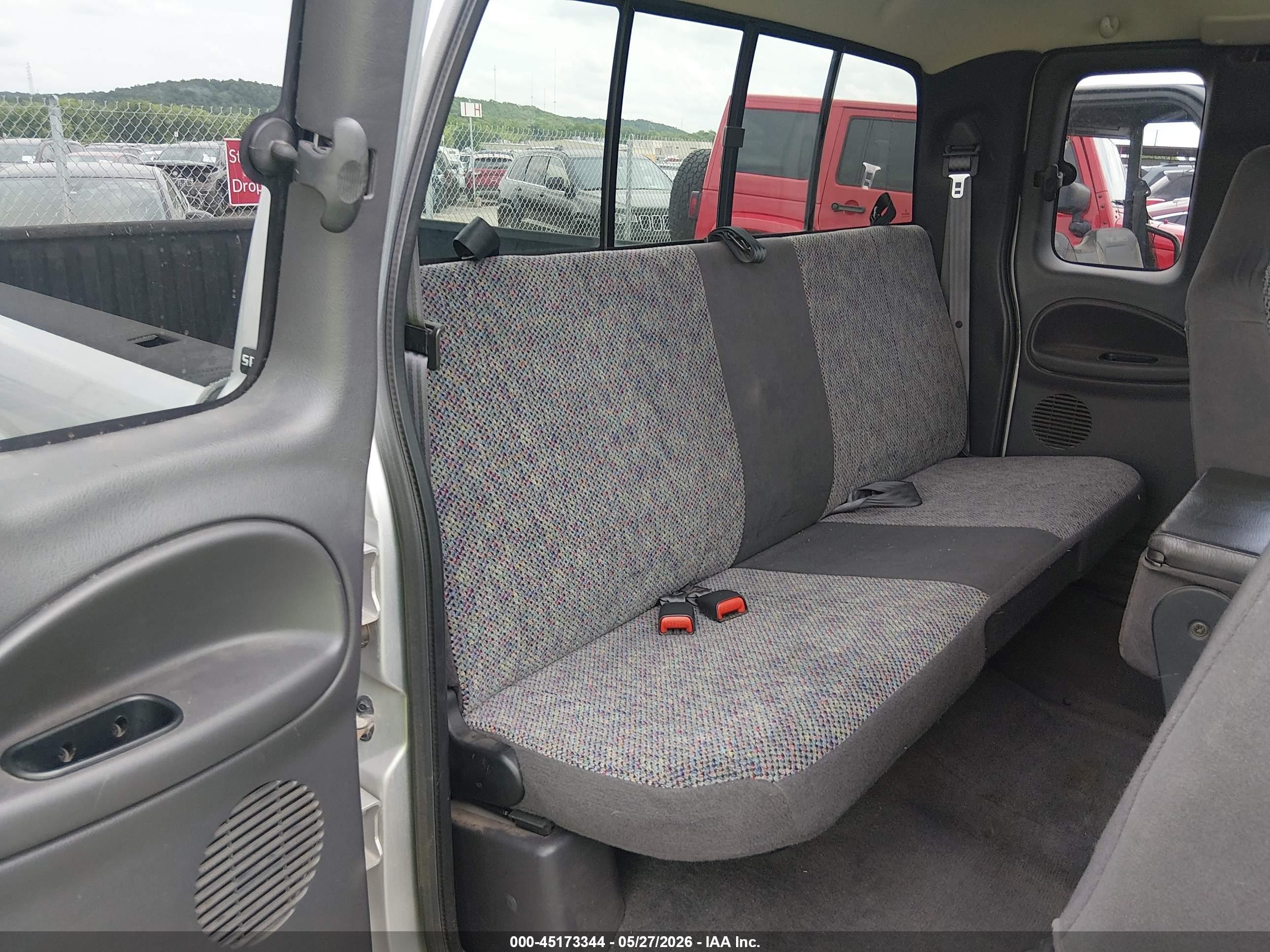 2001 Dodge Ram 1500 St Silver vin: 1B7HC13Y41J606091