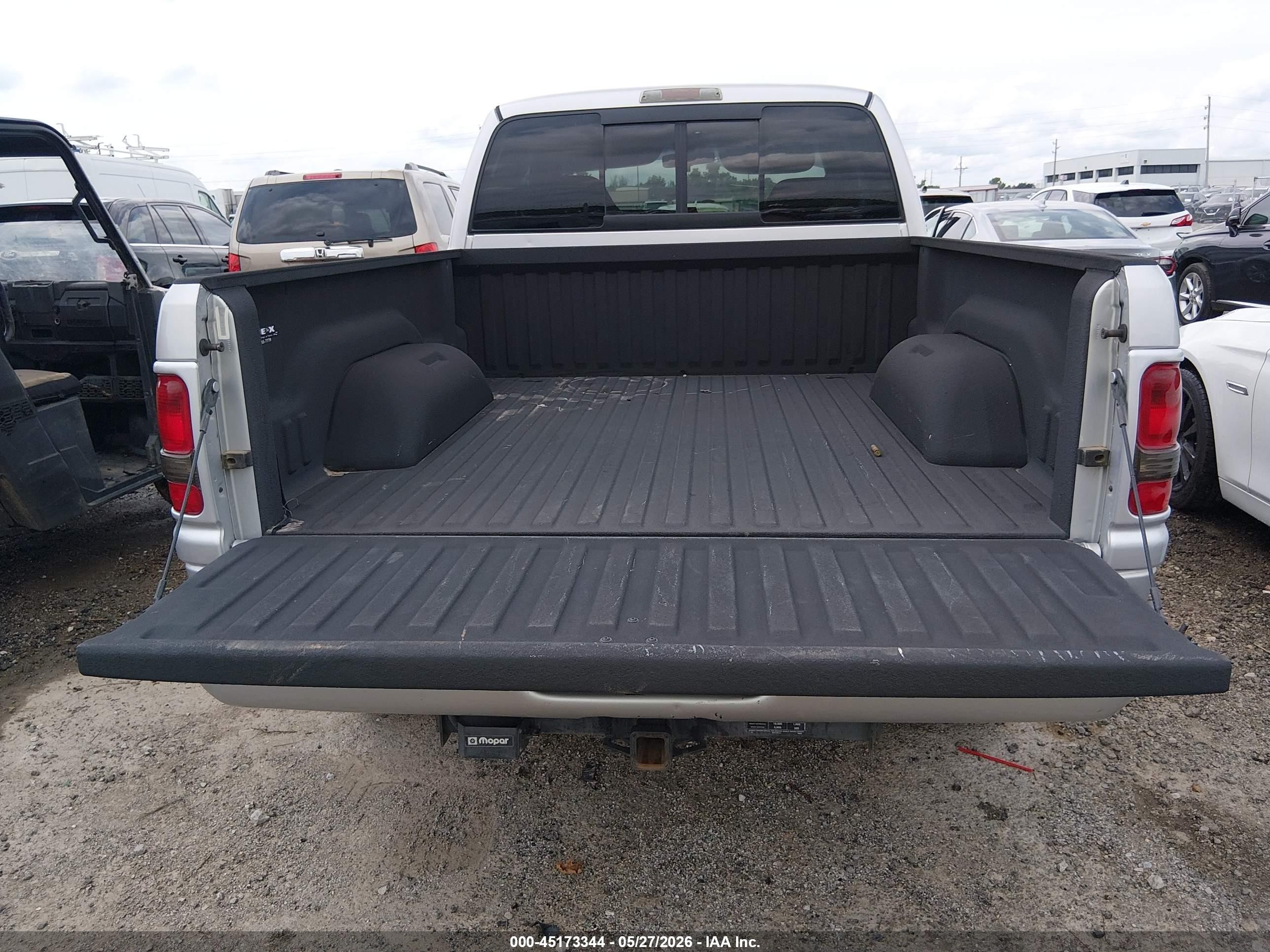 2001 Dodge Ram 1500 St Silver vin: 1B7HC13Y41J606091