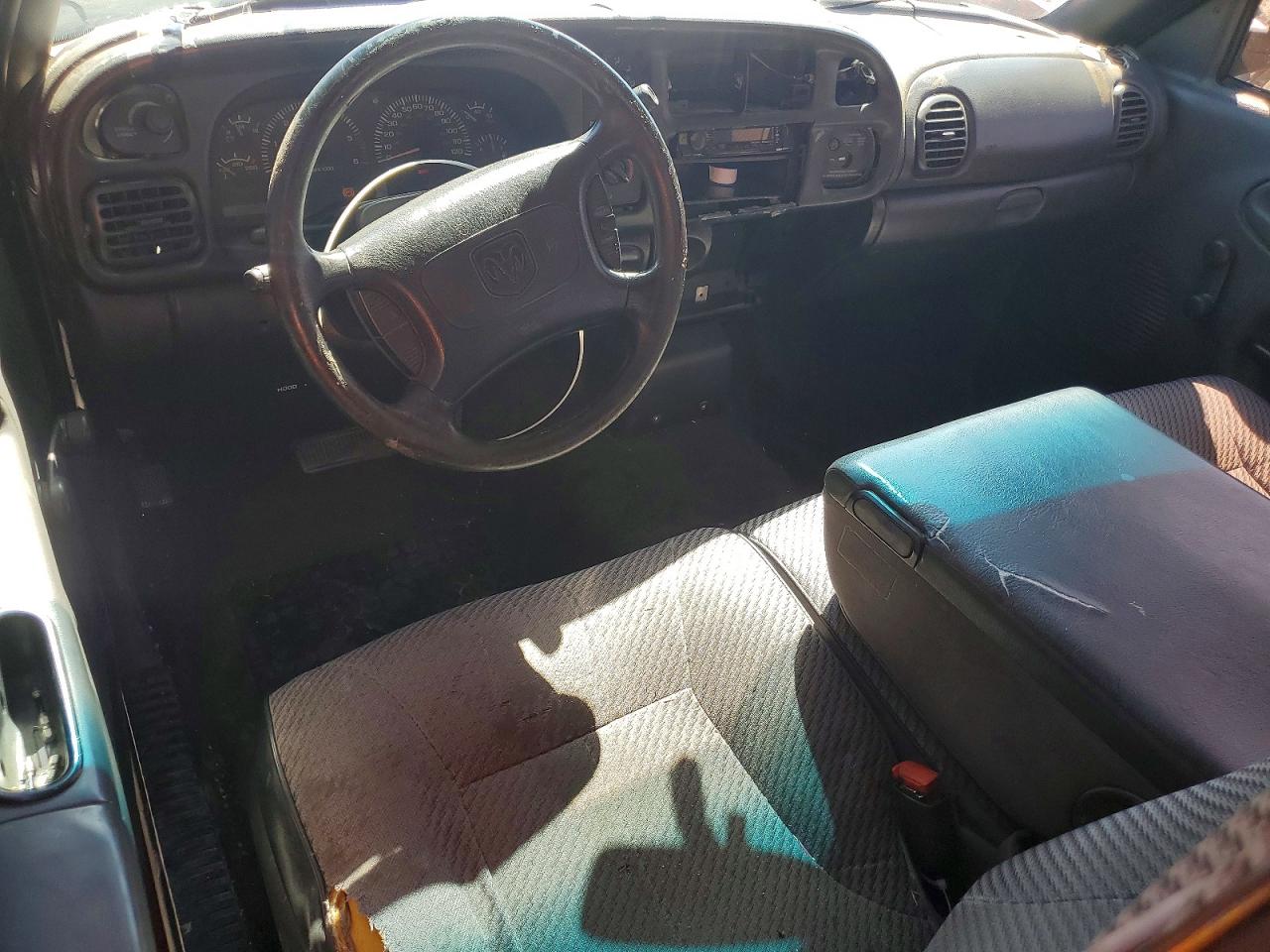 1998 Dodge Ram 1500 Red vin: 1B7HC13Y4WJ202151